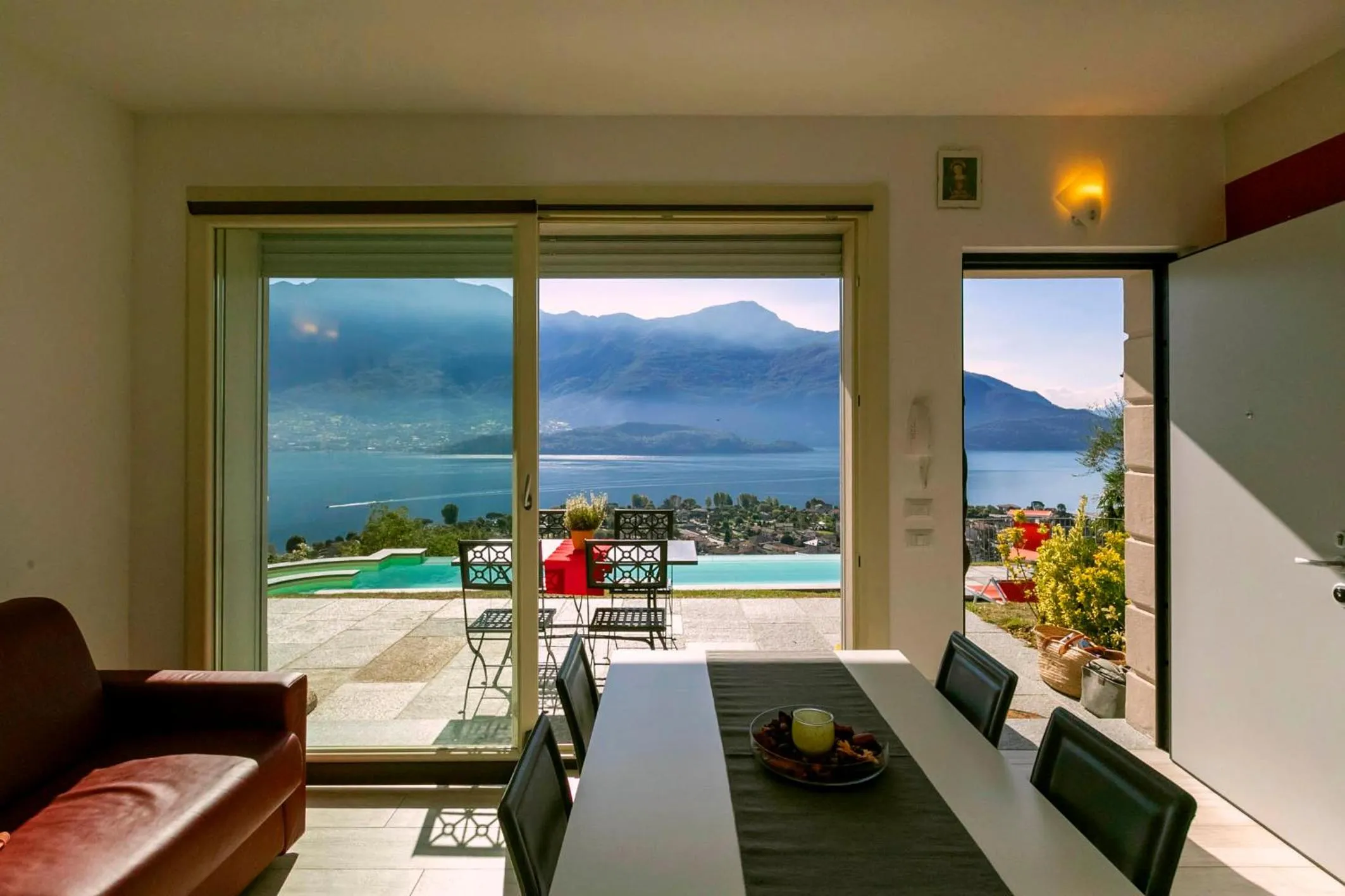 Dining area in La Collinetta Apartments