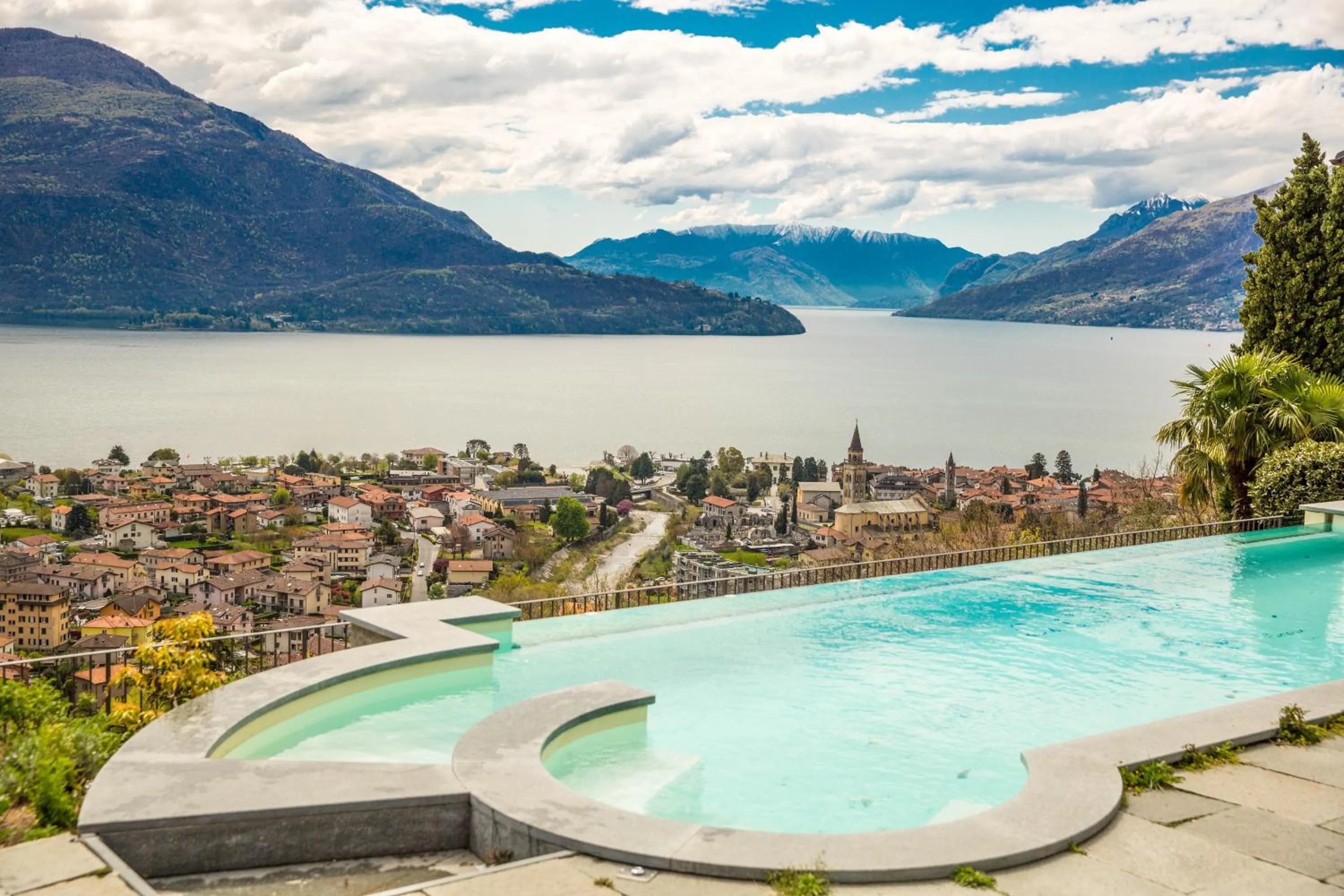 Lake view in La Collinetta Apartments