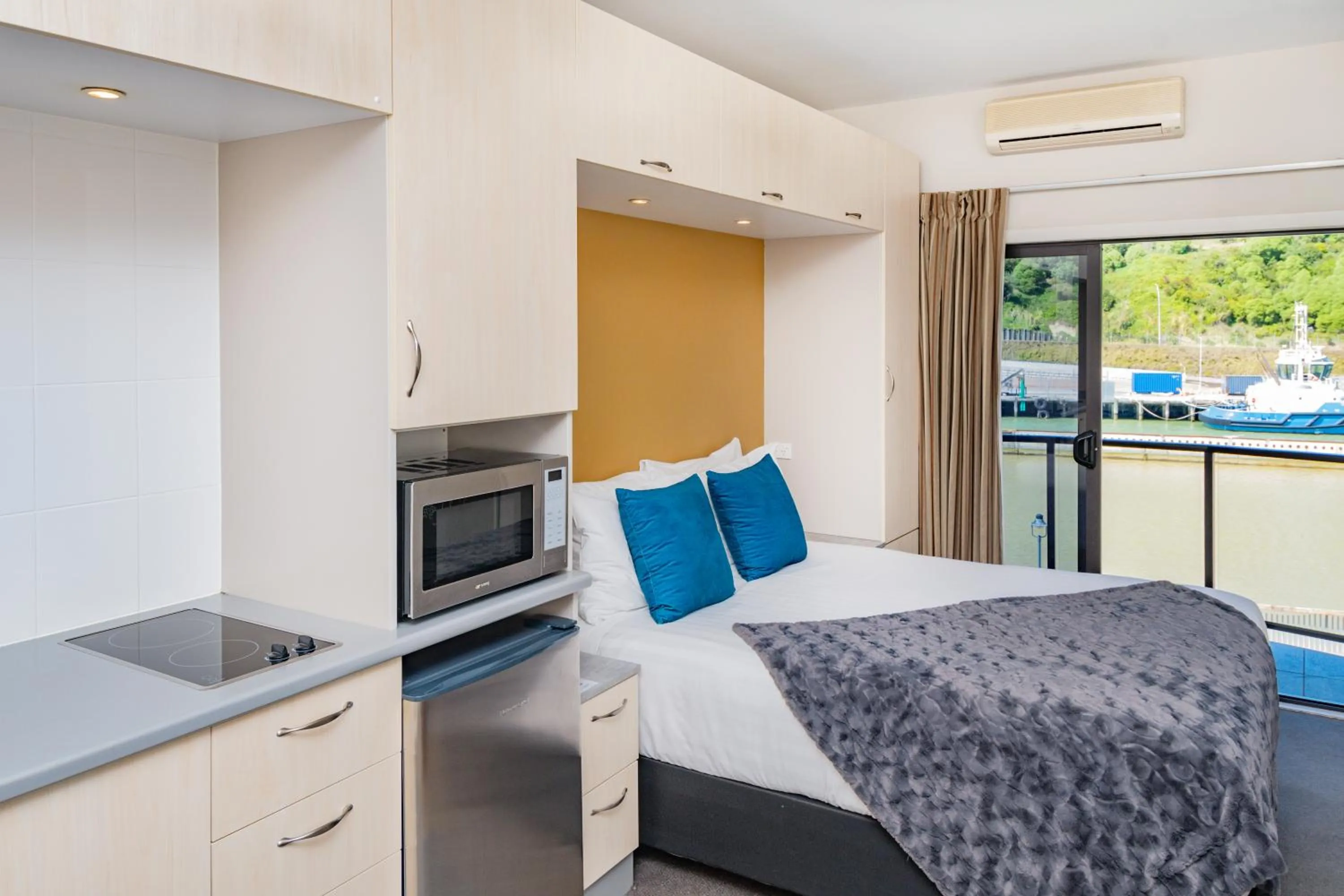 Bedroom, Bed in Portside Hotel Gisborne