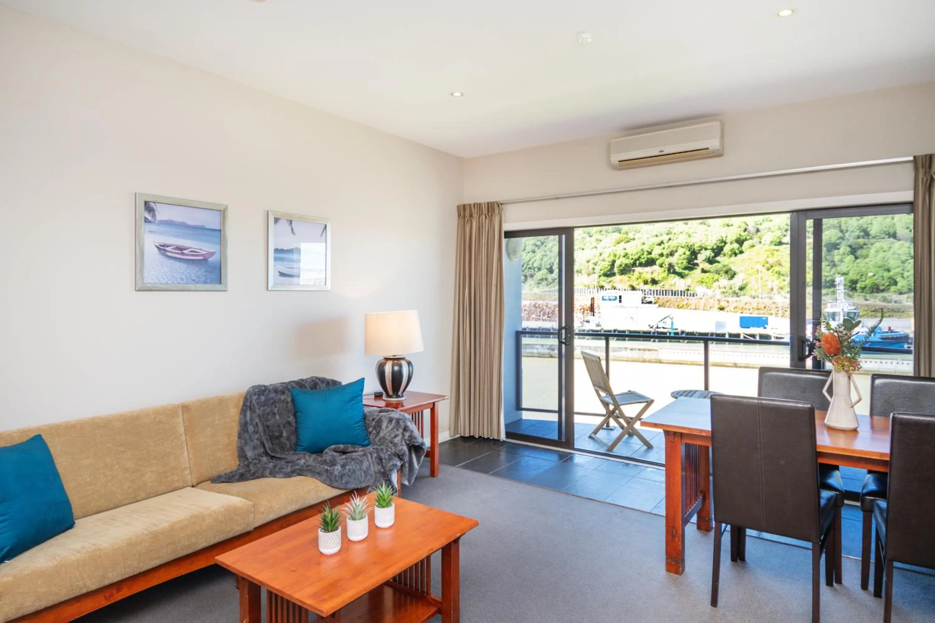Living room in Portside Hotel Gisborne