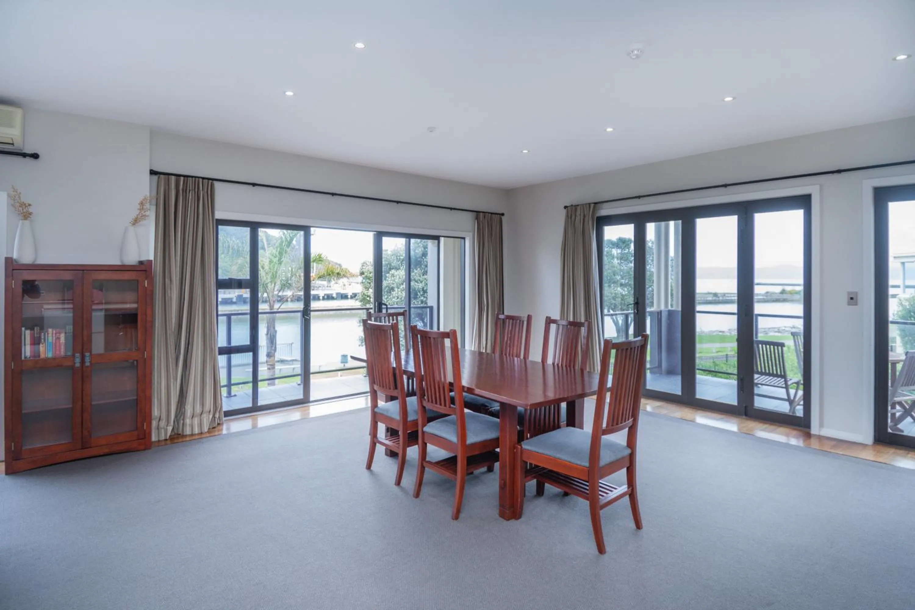 Dining area in Portside Hotel Gisborne