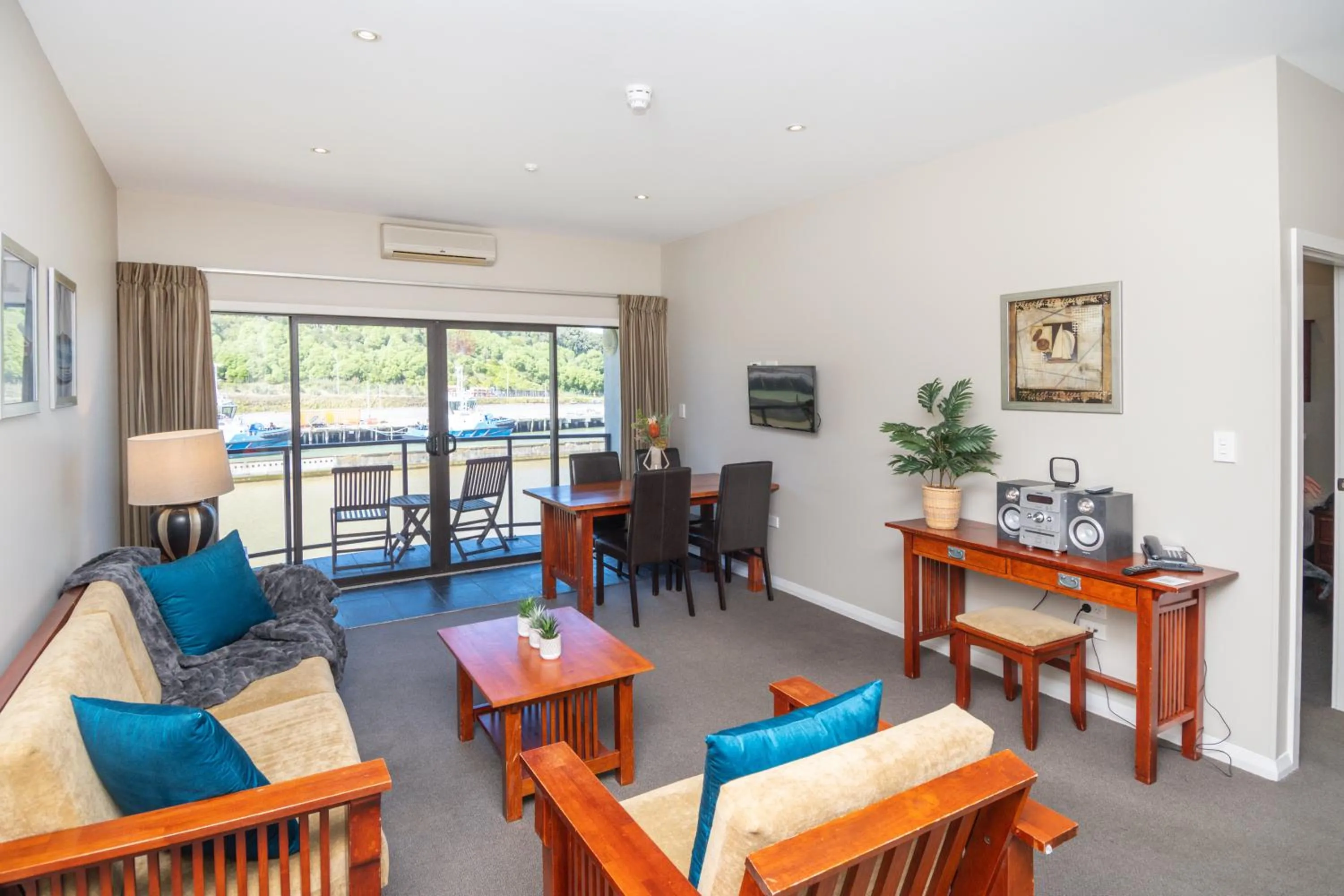 Living room in Portside Hotel Gisborne