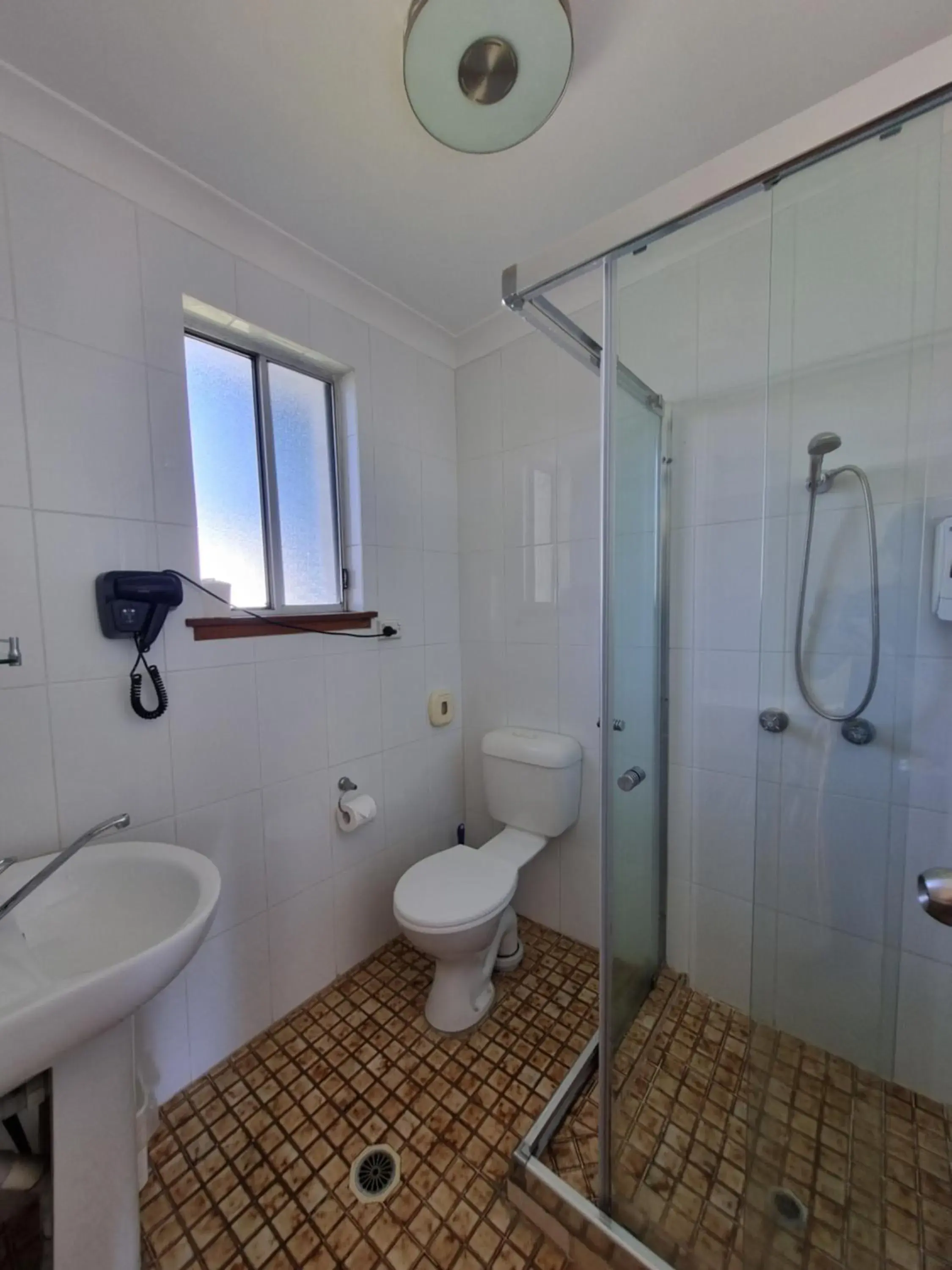 Twin Room with Carport (Upstairs) in Moon River Motor Inn Twin Room with Carport (Upstairs) in Moon River Motor Inn