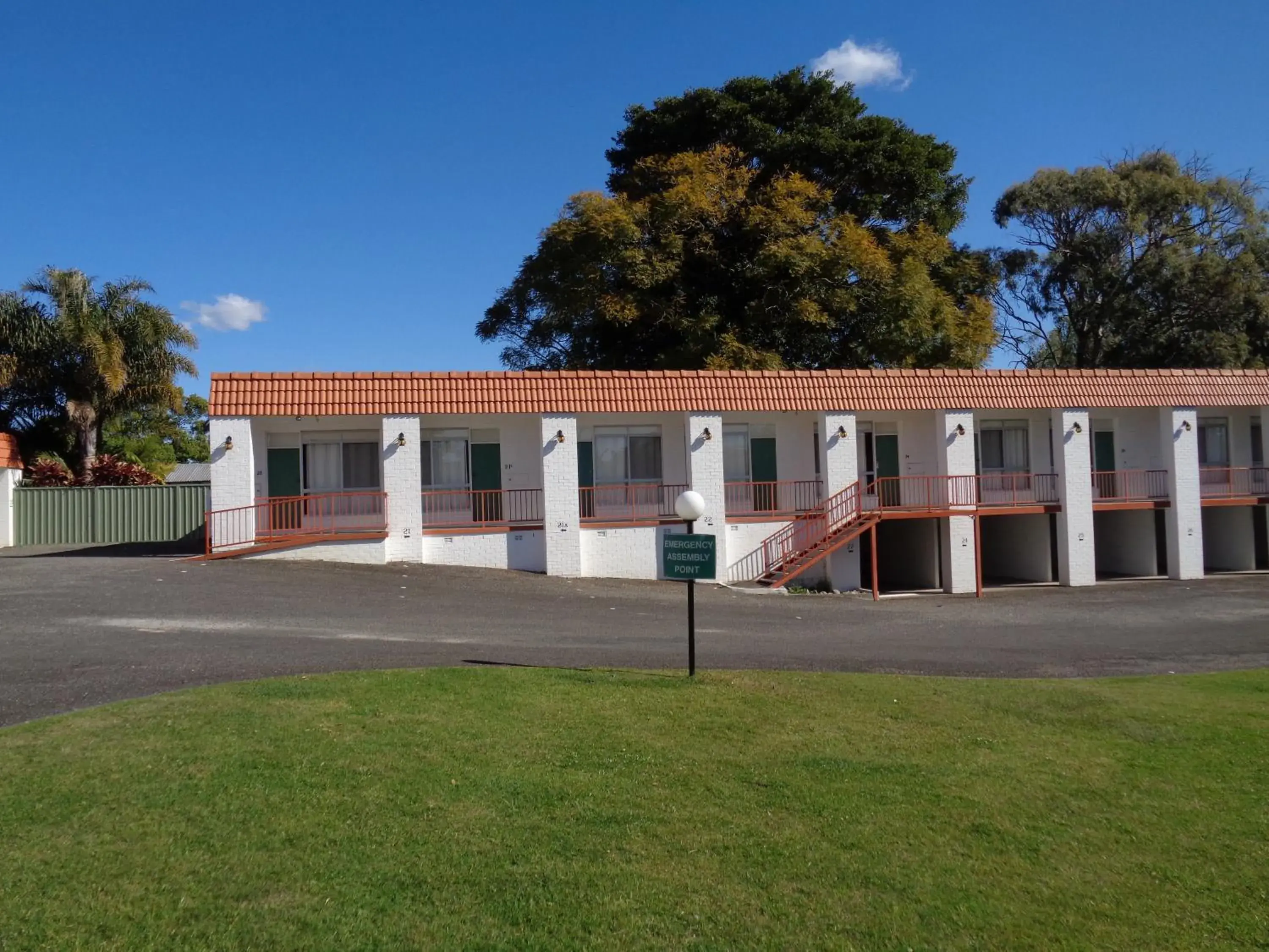 Twin Room with Carport (Upstairs) in Moon River Motor Inn Twin Room with Carport (Upstairs) in Moon River Motor Inn
