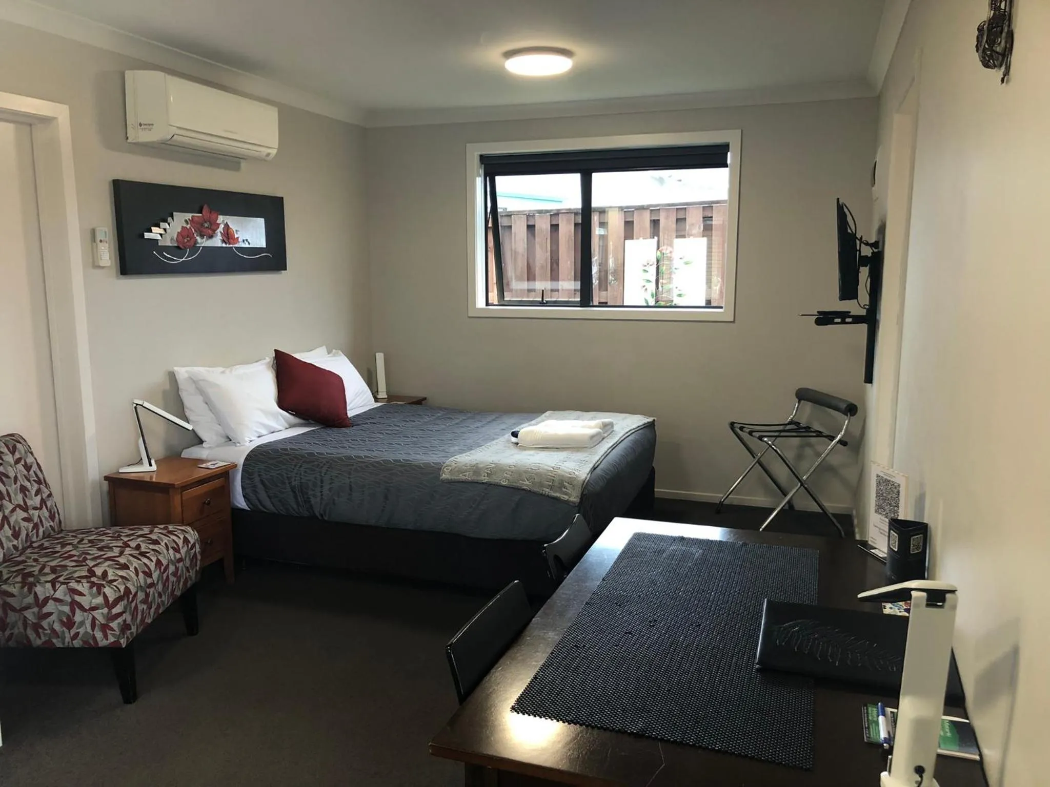 Bed in Matariki Motor Lodge