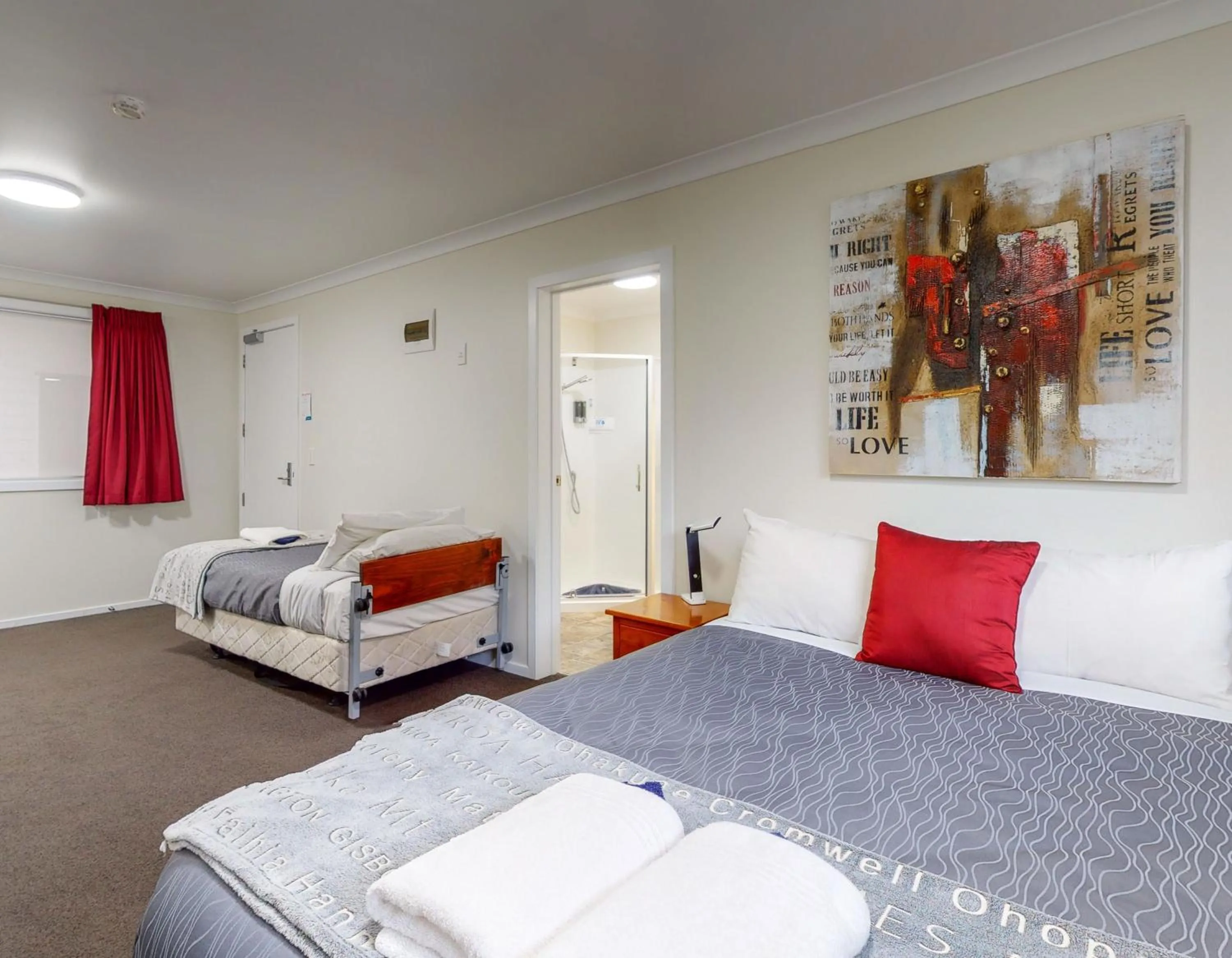 Bed in Matariki Motor Lodge