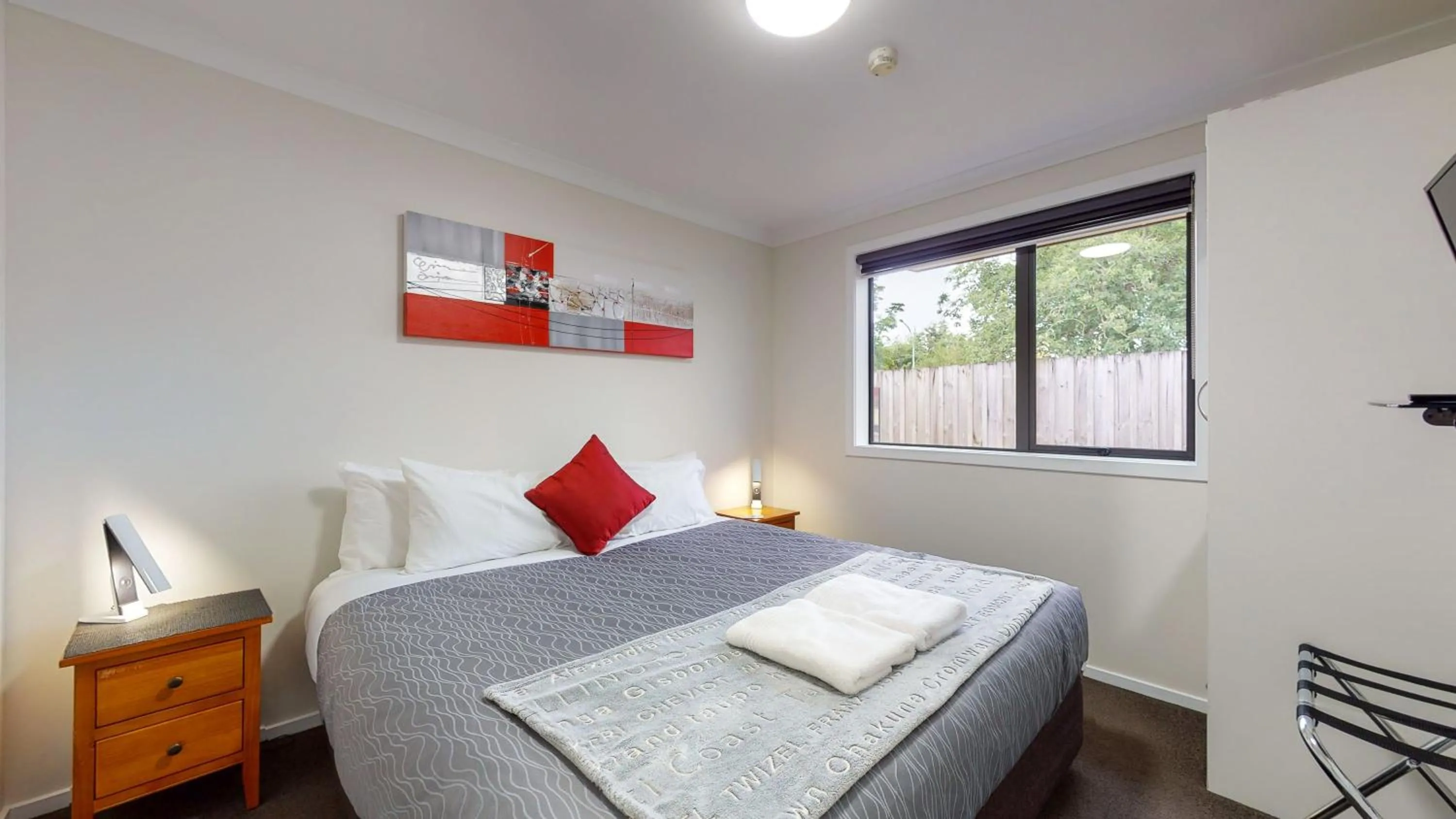 Bedroom, Bed in Matariki Motor Lodge