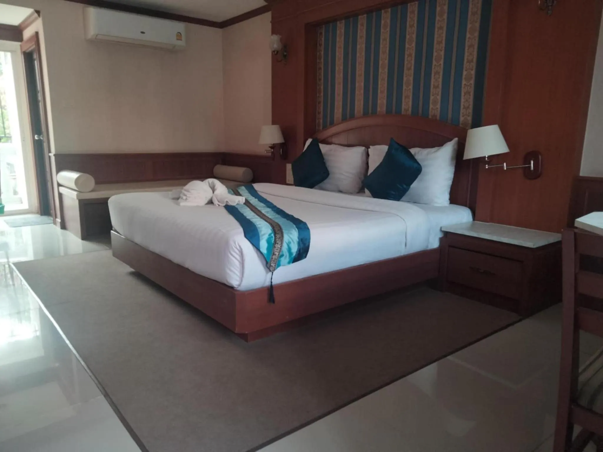 Bed in The Lion King Hotel Udonthani