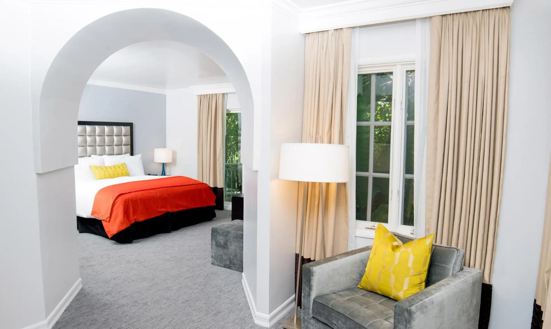 Bed in Sunset Marquis Hotel