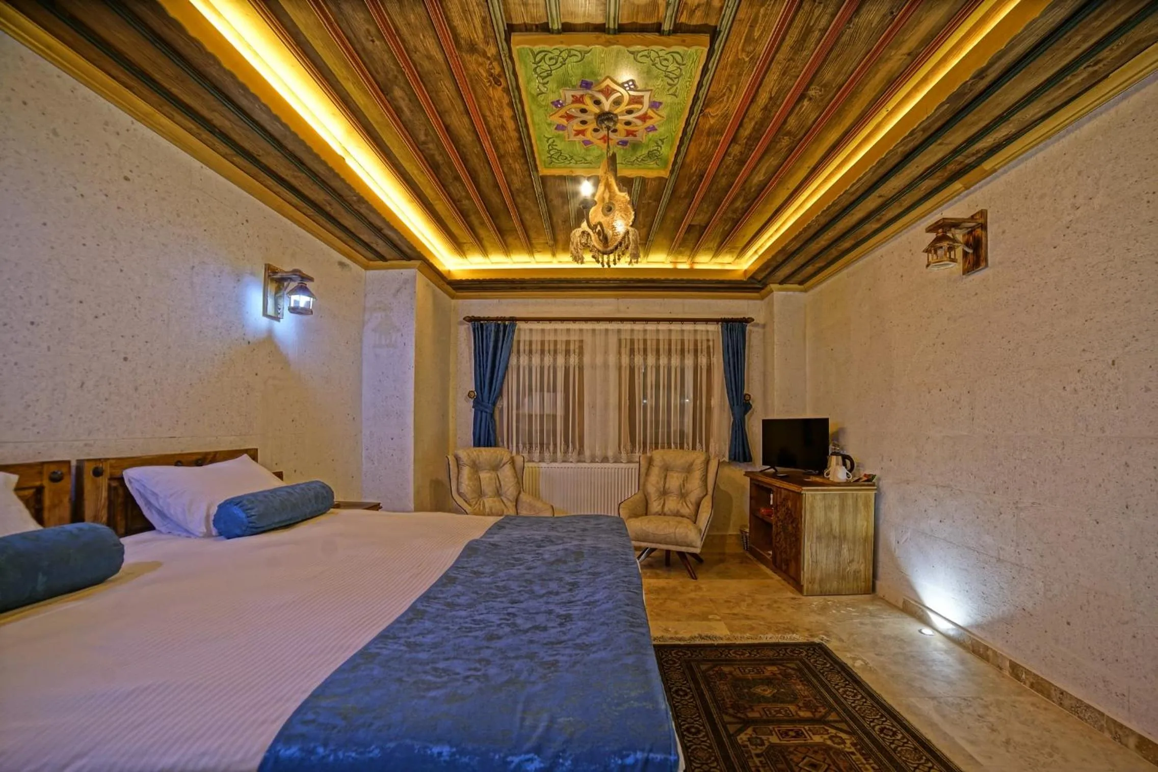 Photo of the whole room, Bed in Termessos Hotel