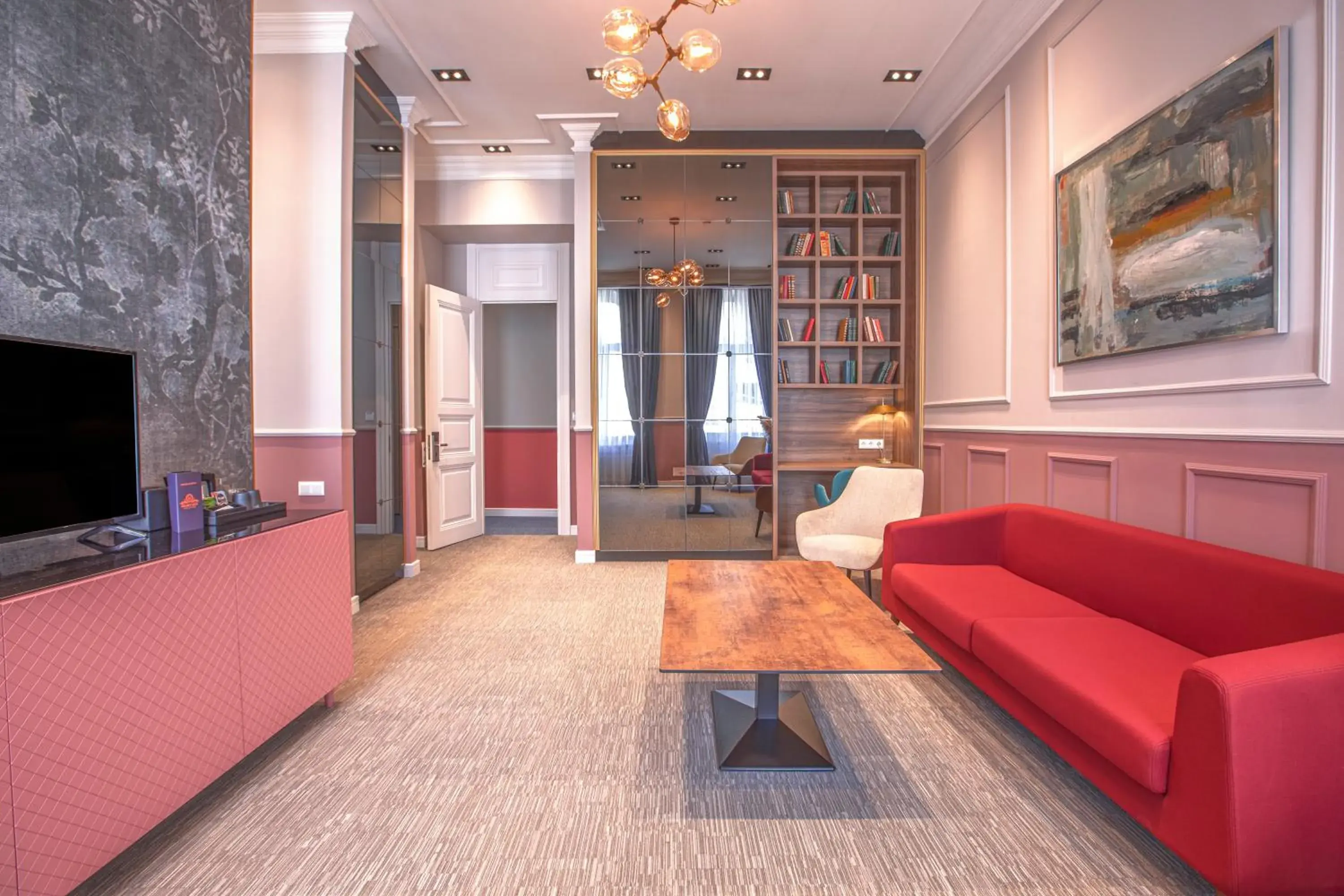 Living room in Heritage Hotel and Suites Living room in Heritage Hotel and Suites