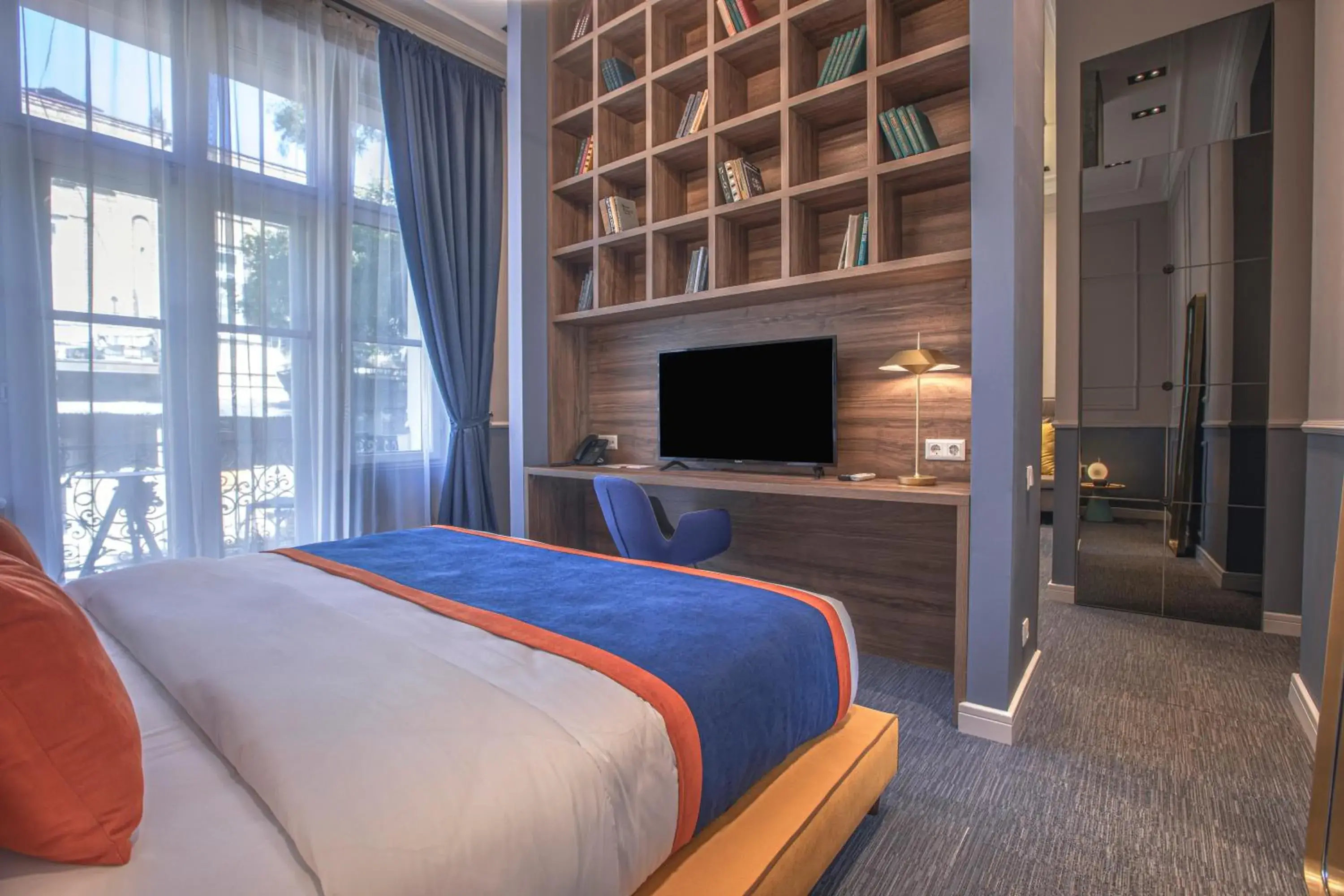 Bed in Heritage Hotel and Suites Bed in Heritage Hotel and Suites