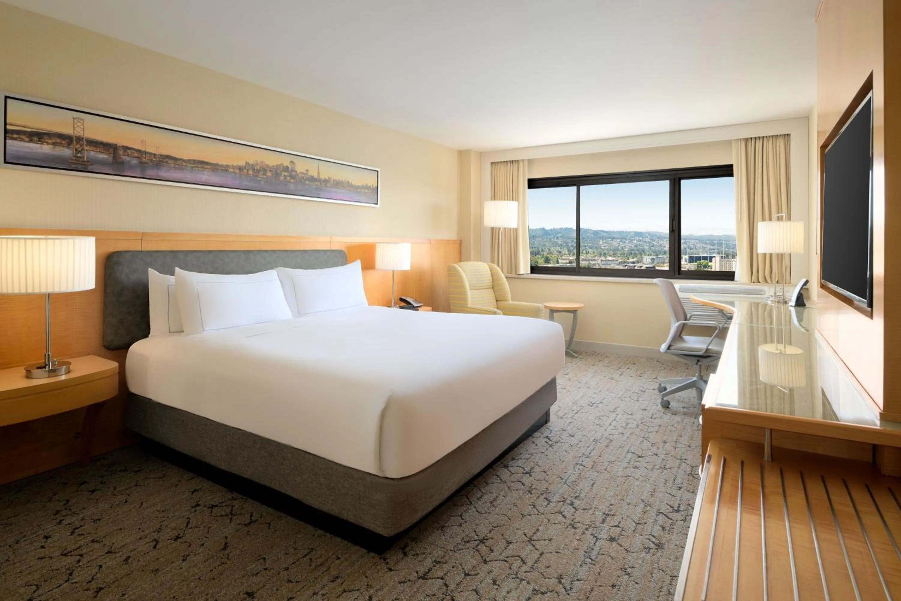 Bedroom, Bed in Hilton San Francisco Airport Bayfront - No Resort Fee