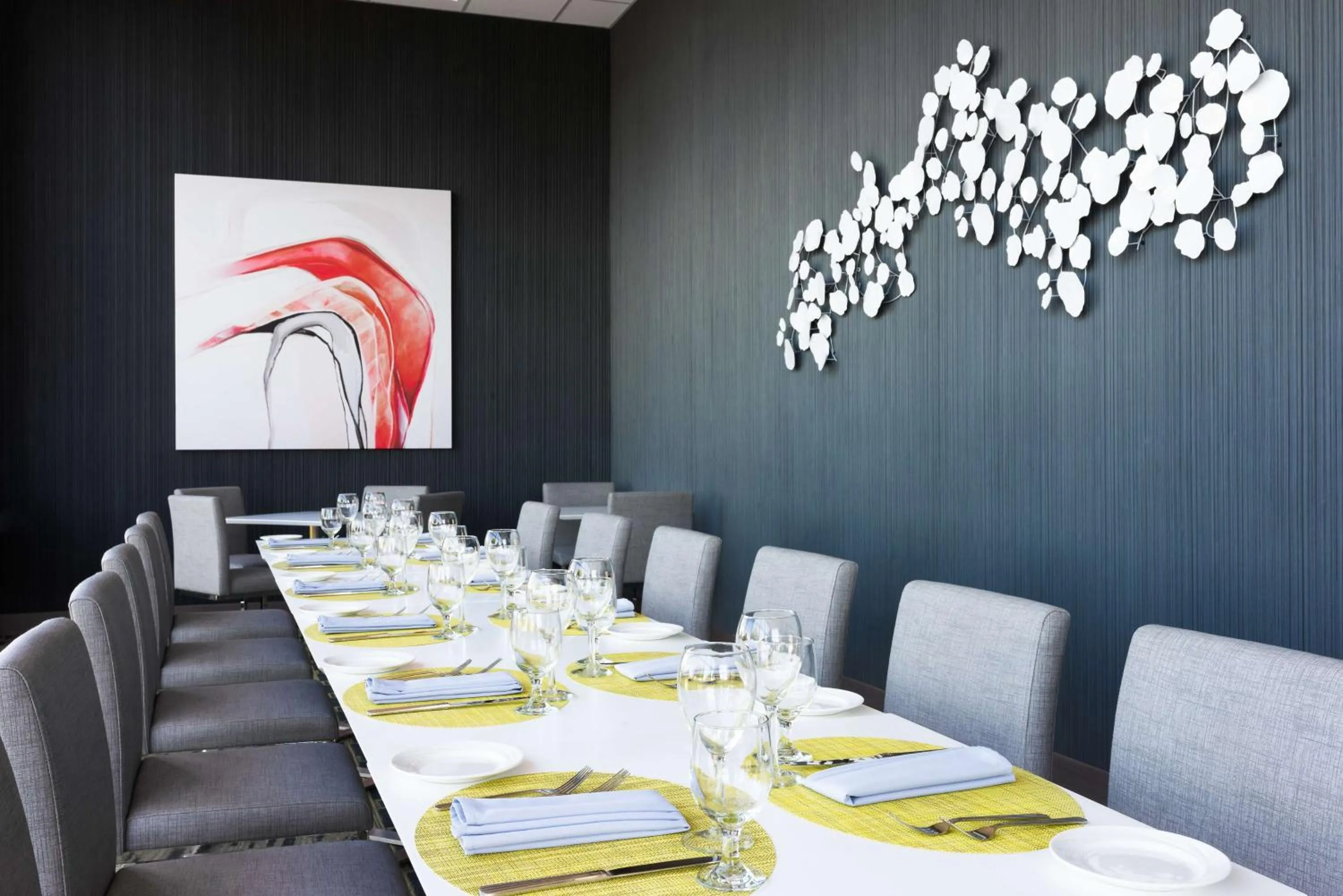 Restaurant/places to eat in Hilton San Francisco Airport Bayfront - No Resort Fee