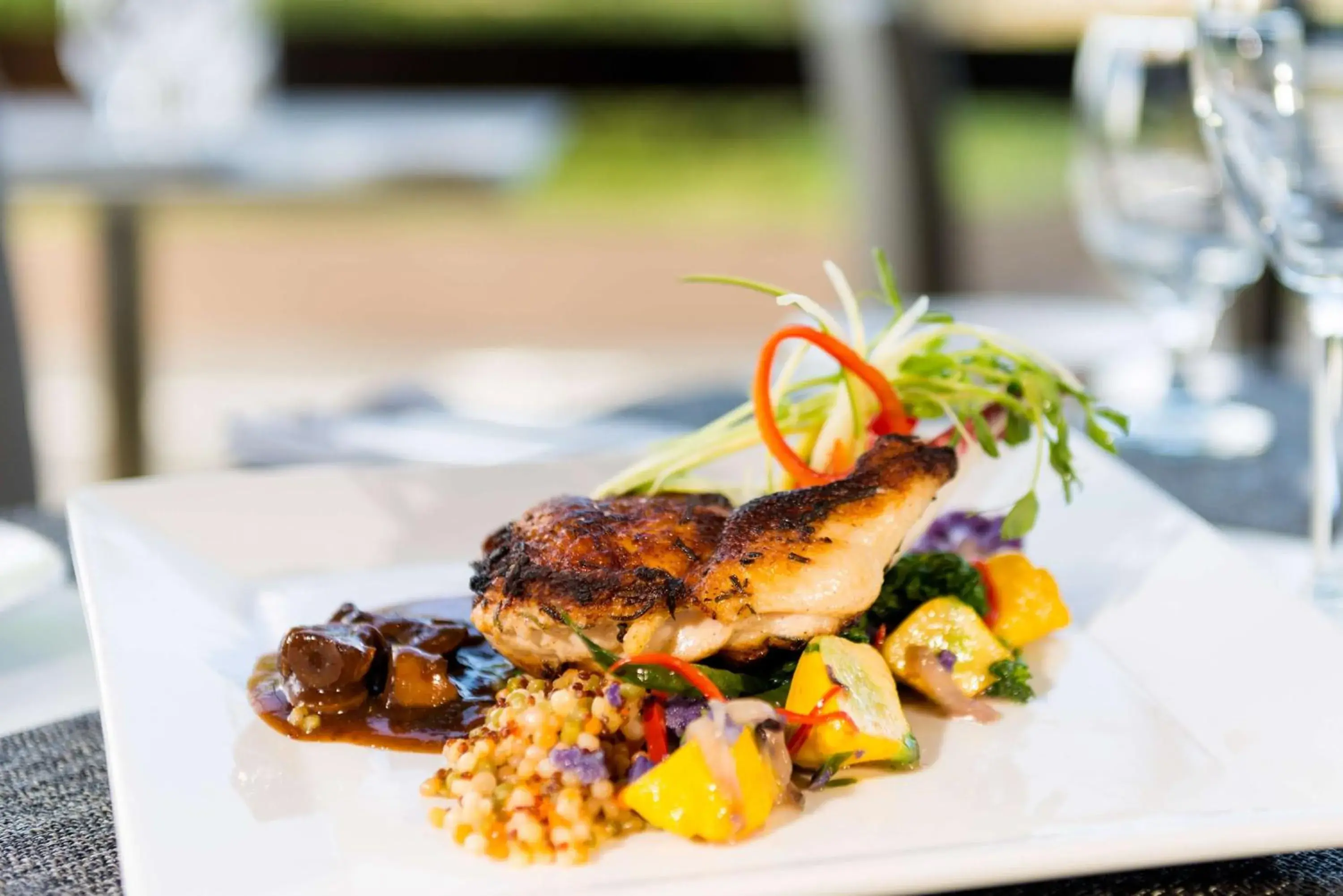 Lounge or bar in Hilton San Francisco Airport Bayfront - No Resort Fee Lounge or bar in Hilton San Francisco Airport Bayfront - No Resort Fee