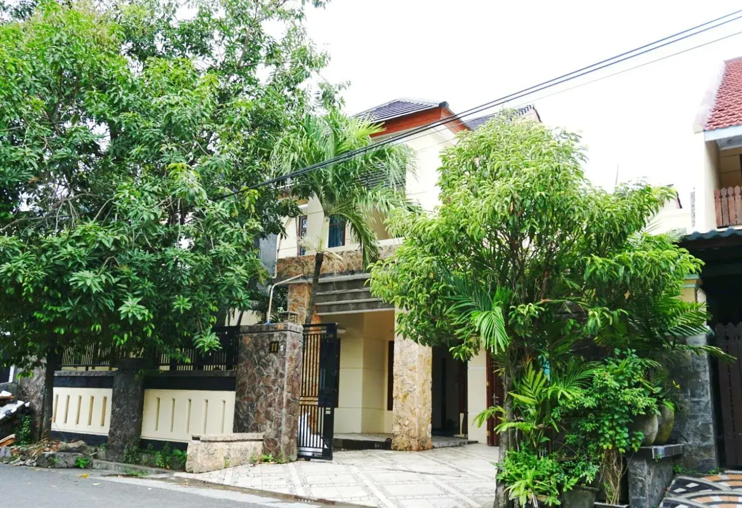 Property building in Green Surabaya Homey Syariah Property building in Green Surabaya Homey Syariah