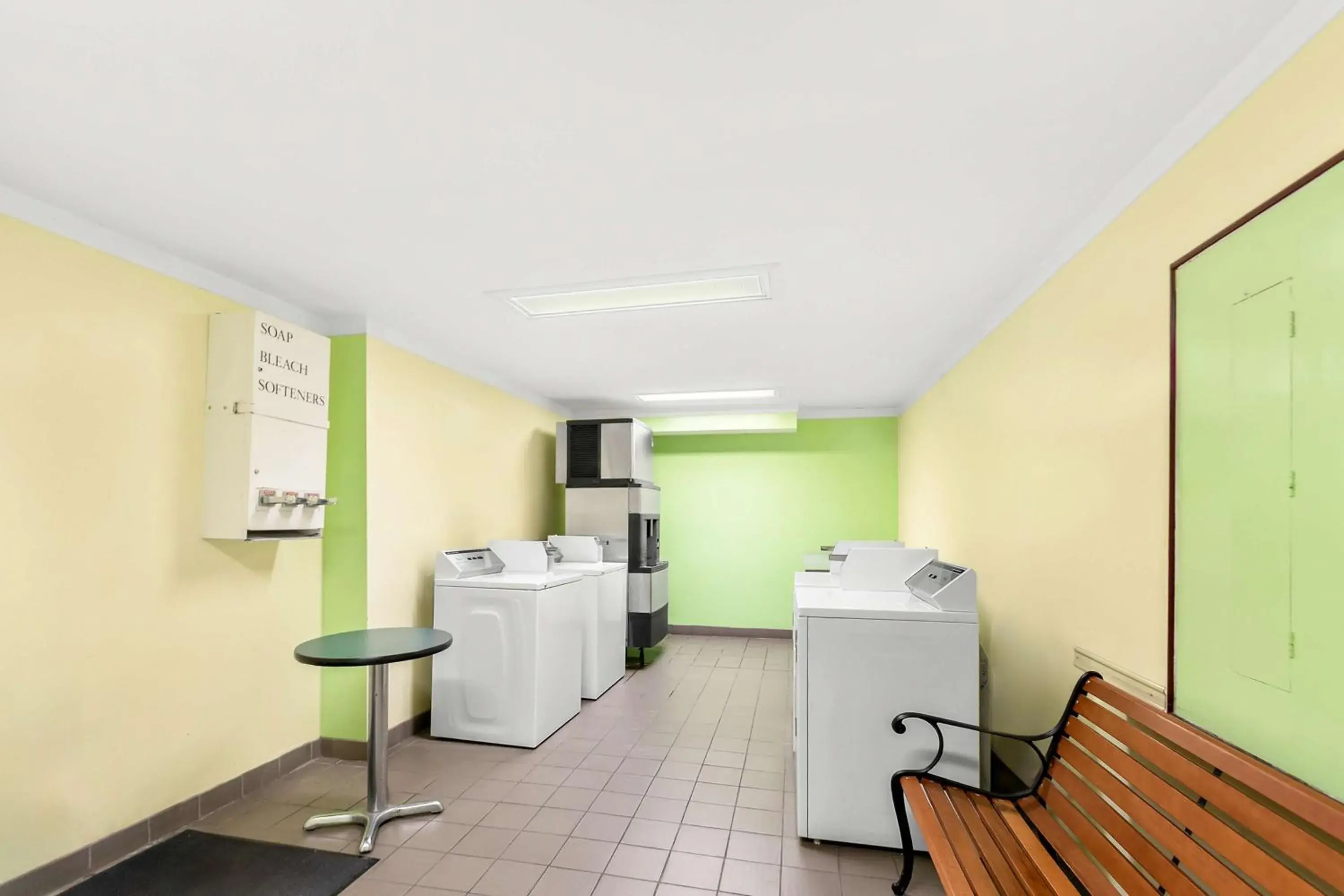 Property building in Best Western Fairfax City Property building in Best Western Fairfax City