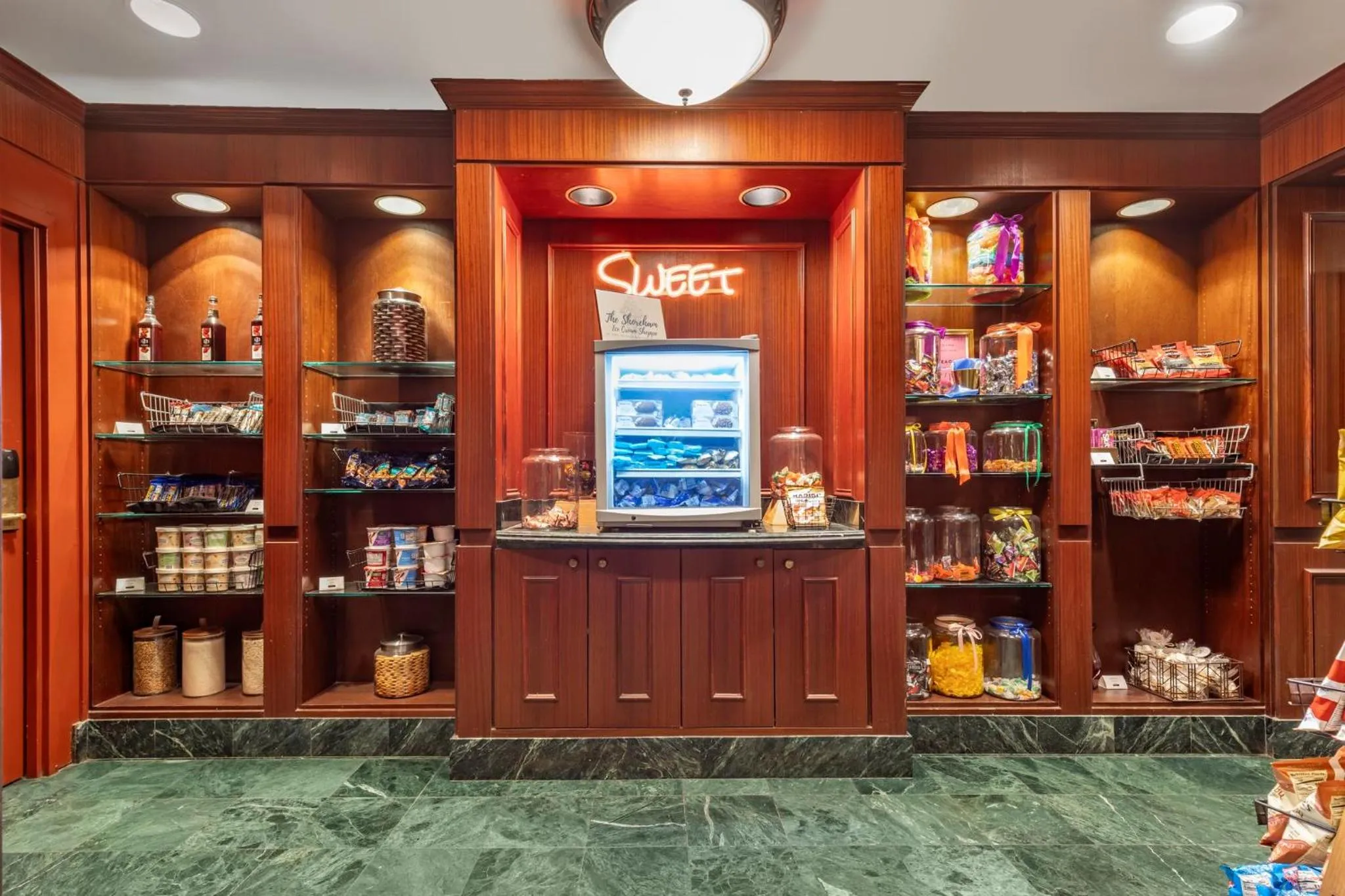 Restaurant/places to eat in Omni Shoreham Hotel