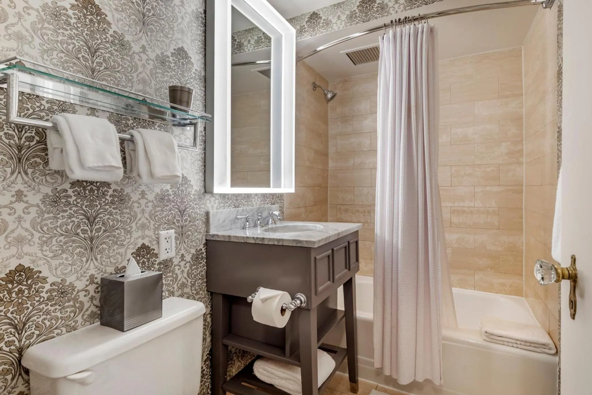 Bathroom in Omni Shoreham Hotel