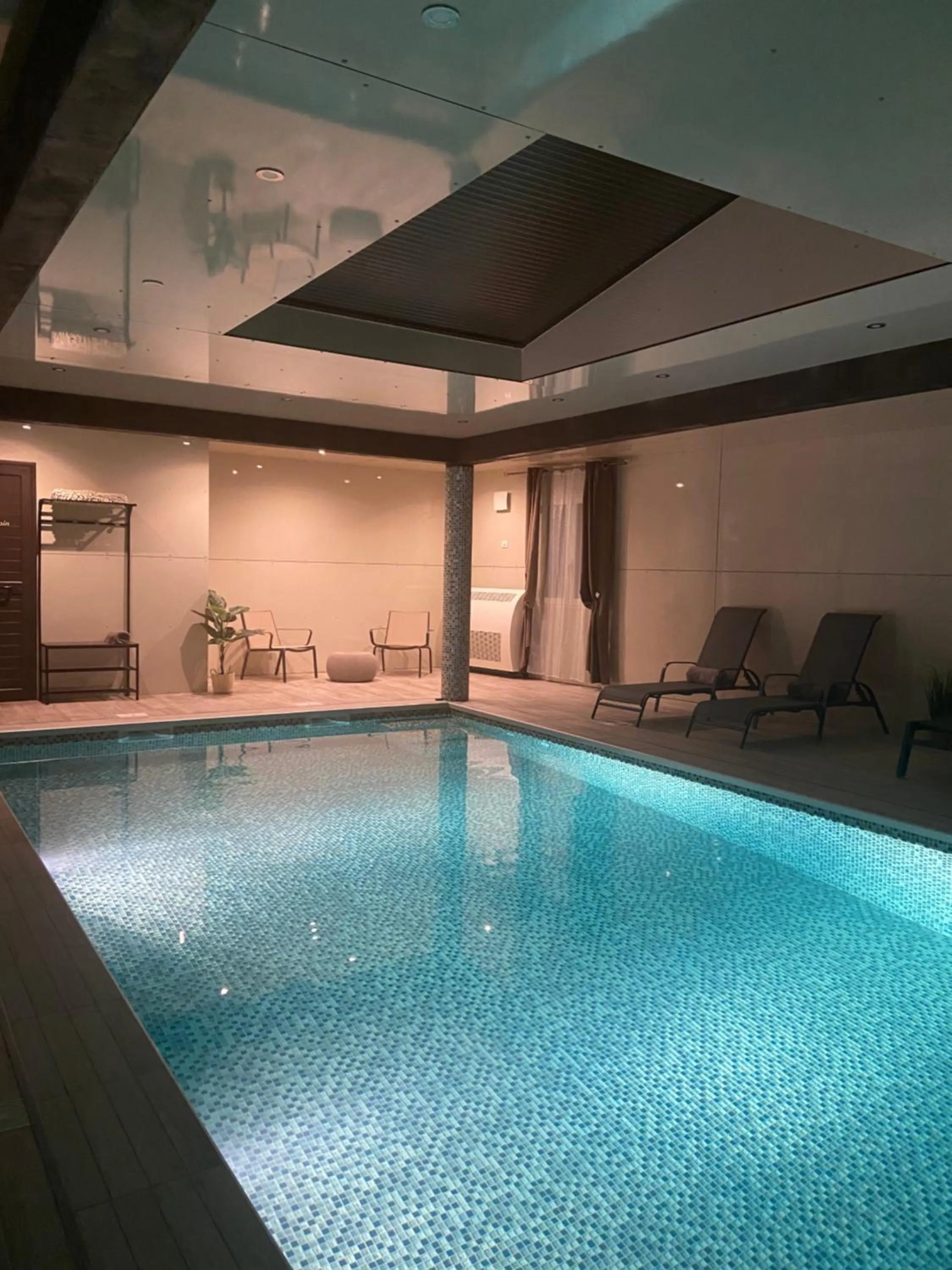 Swimming pool in HISTOIRE D'Ô - Les Piscines - Chambres d'hôtes