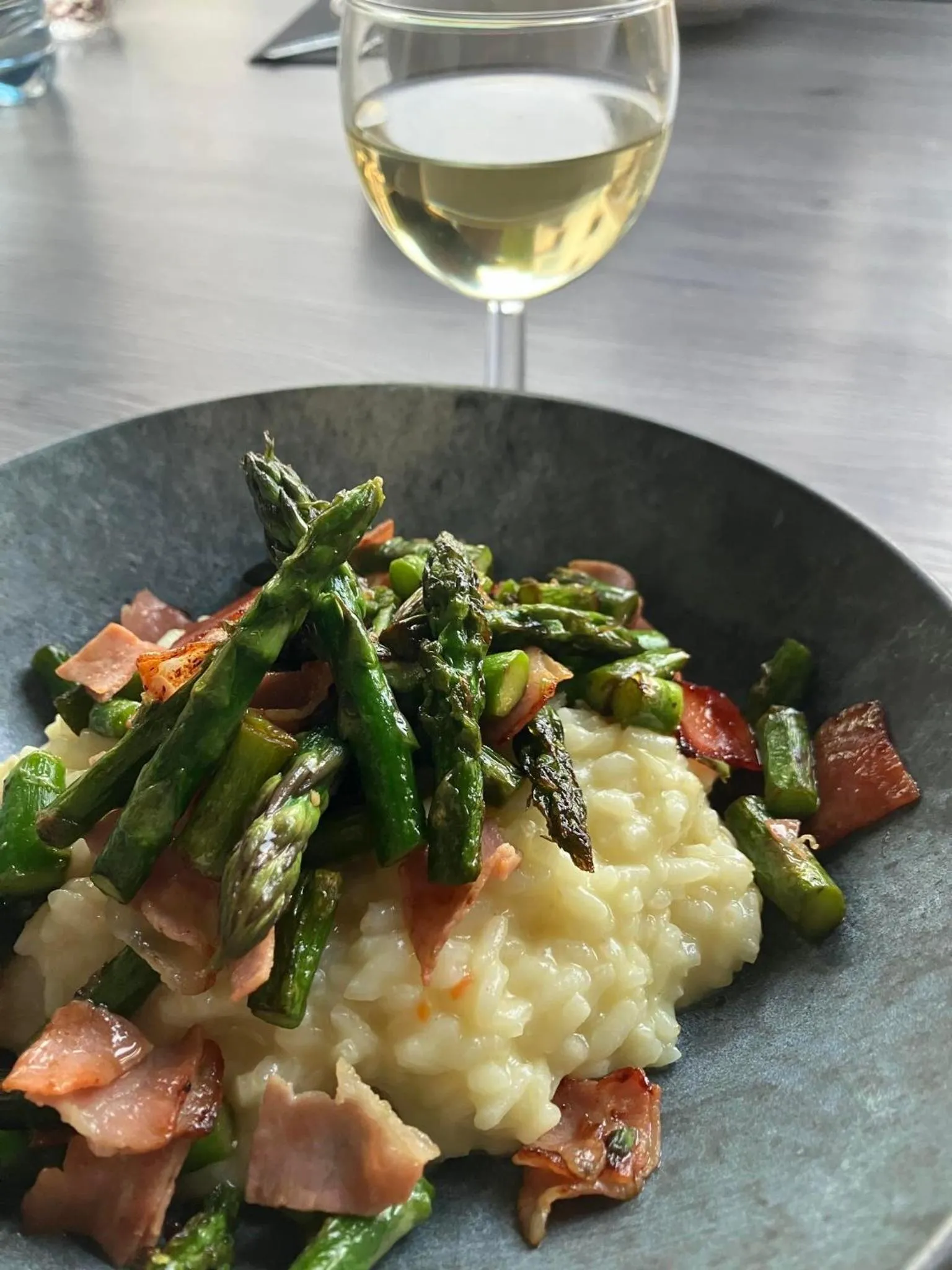 Restaurant/places to eat in HISTOIRE D'Ô - Les Piscines - Chambres d'hôtes