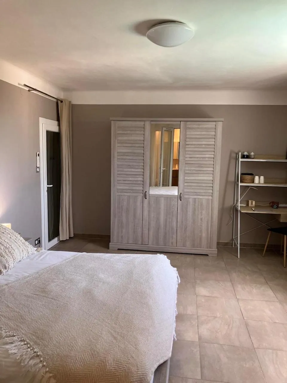 Bed in HISTOIRE D'Ô - Les Piscines - Chambres d'hôtes