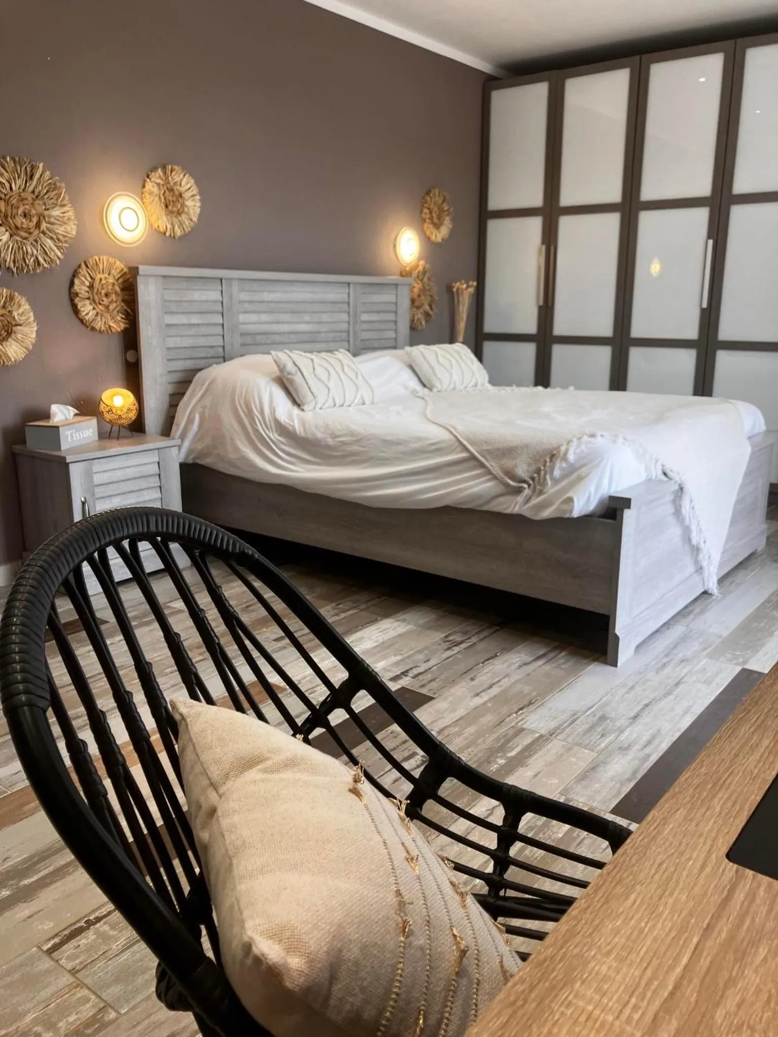 Bed in HISTOIRE D'Ô - Les Piscines - Chambres d'hôtes