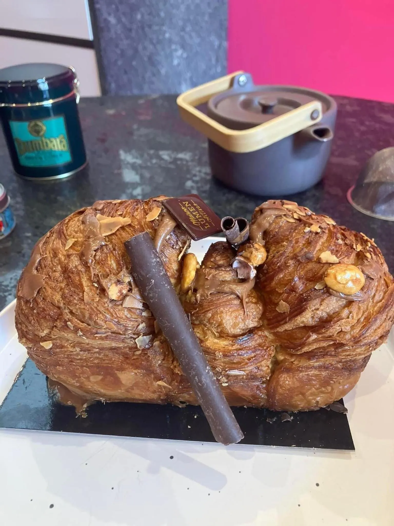 Breakfast in HISTOIRE D'Ô - Les Piscines - Chambres d'hôtes