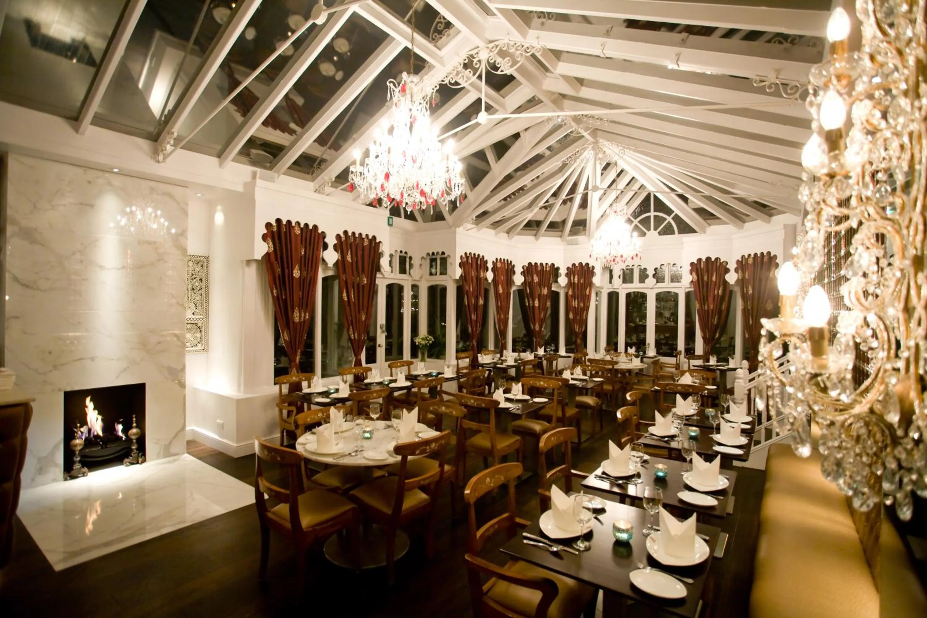 Restaurant/places to eat in Fines Bayliwick Hotel