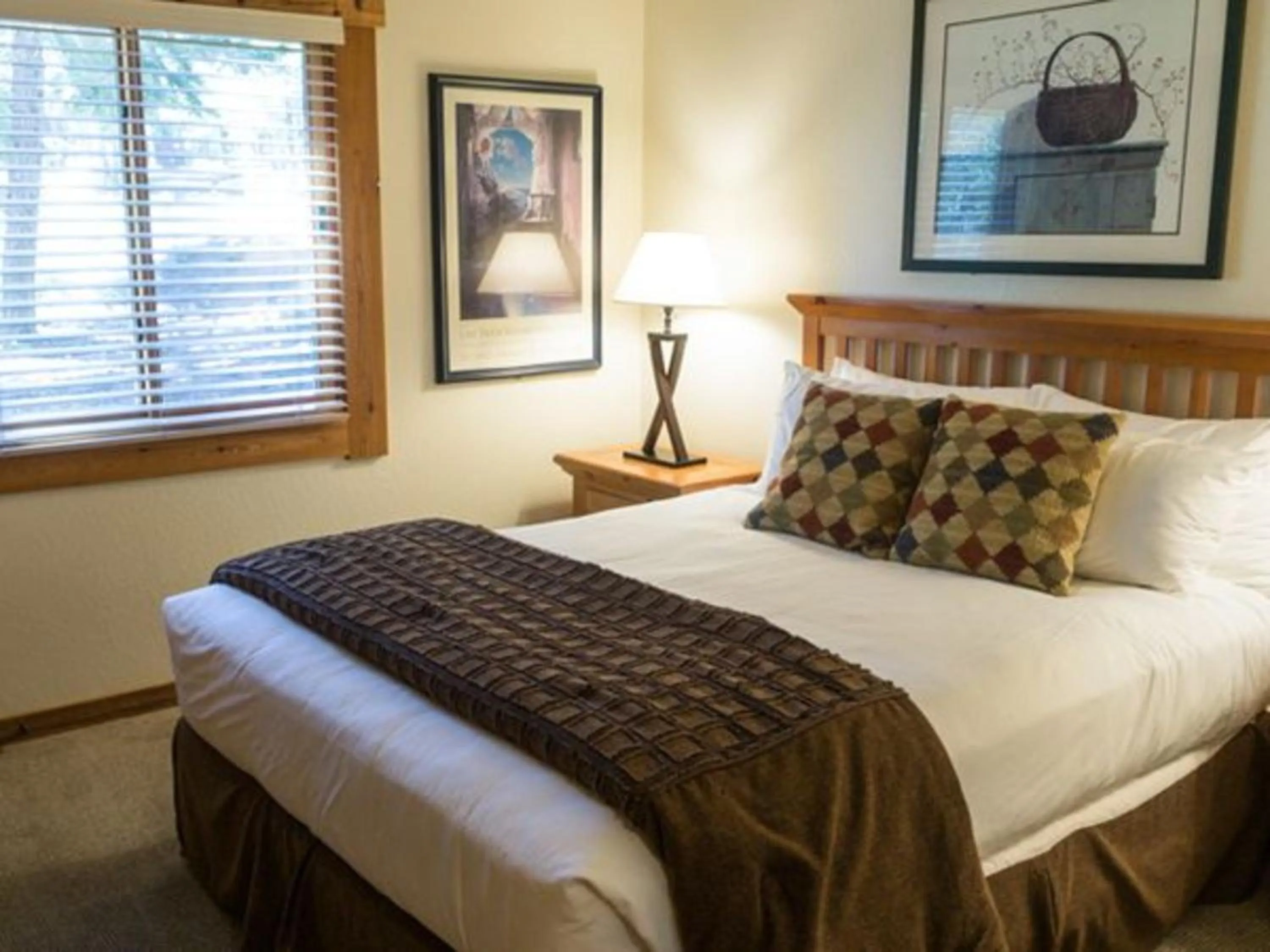 Bedroom, Bed in Northstar California Resort