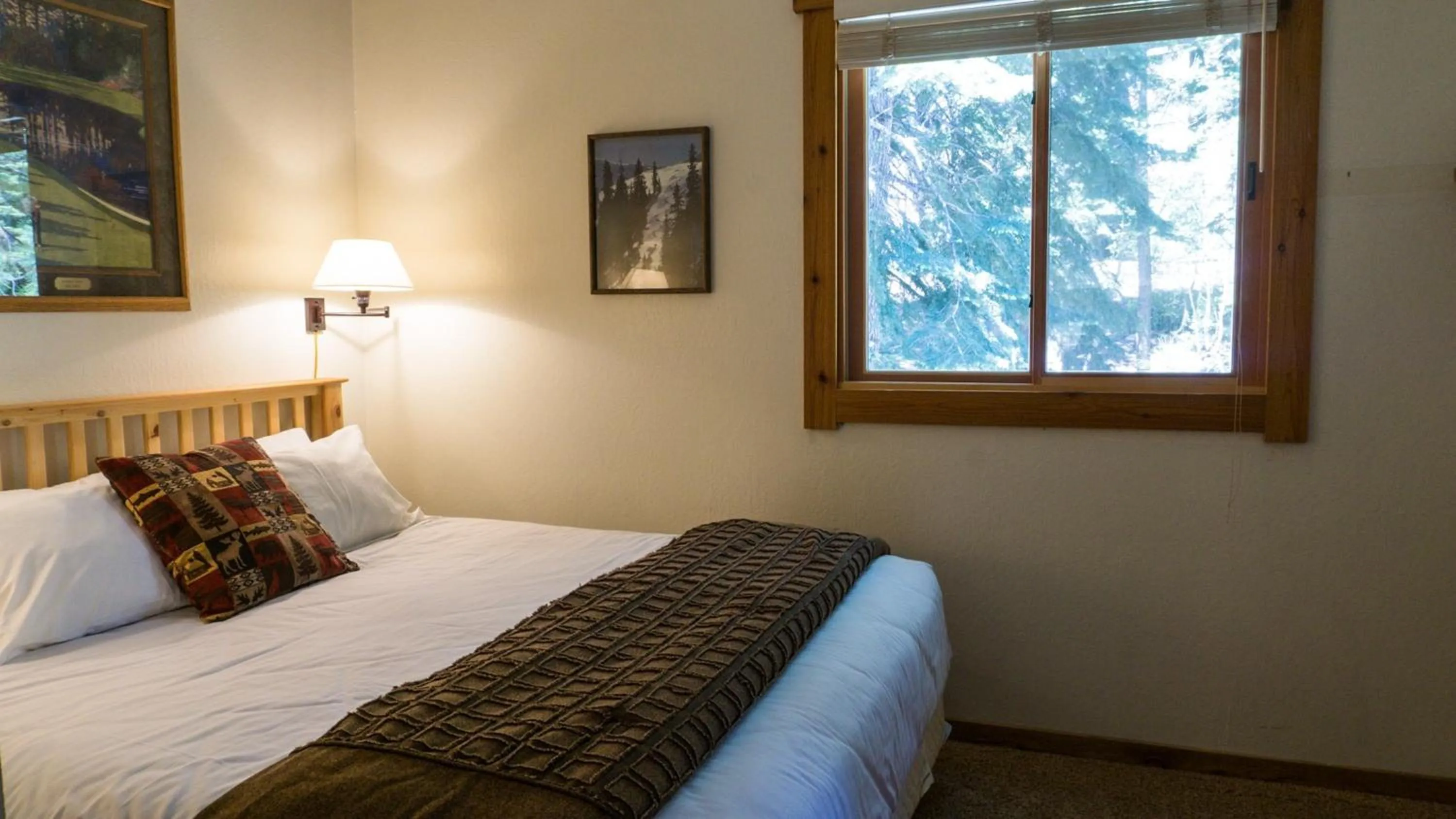 Bedroom, Bed in Northstar California Resort