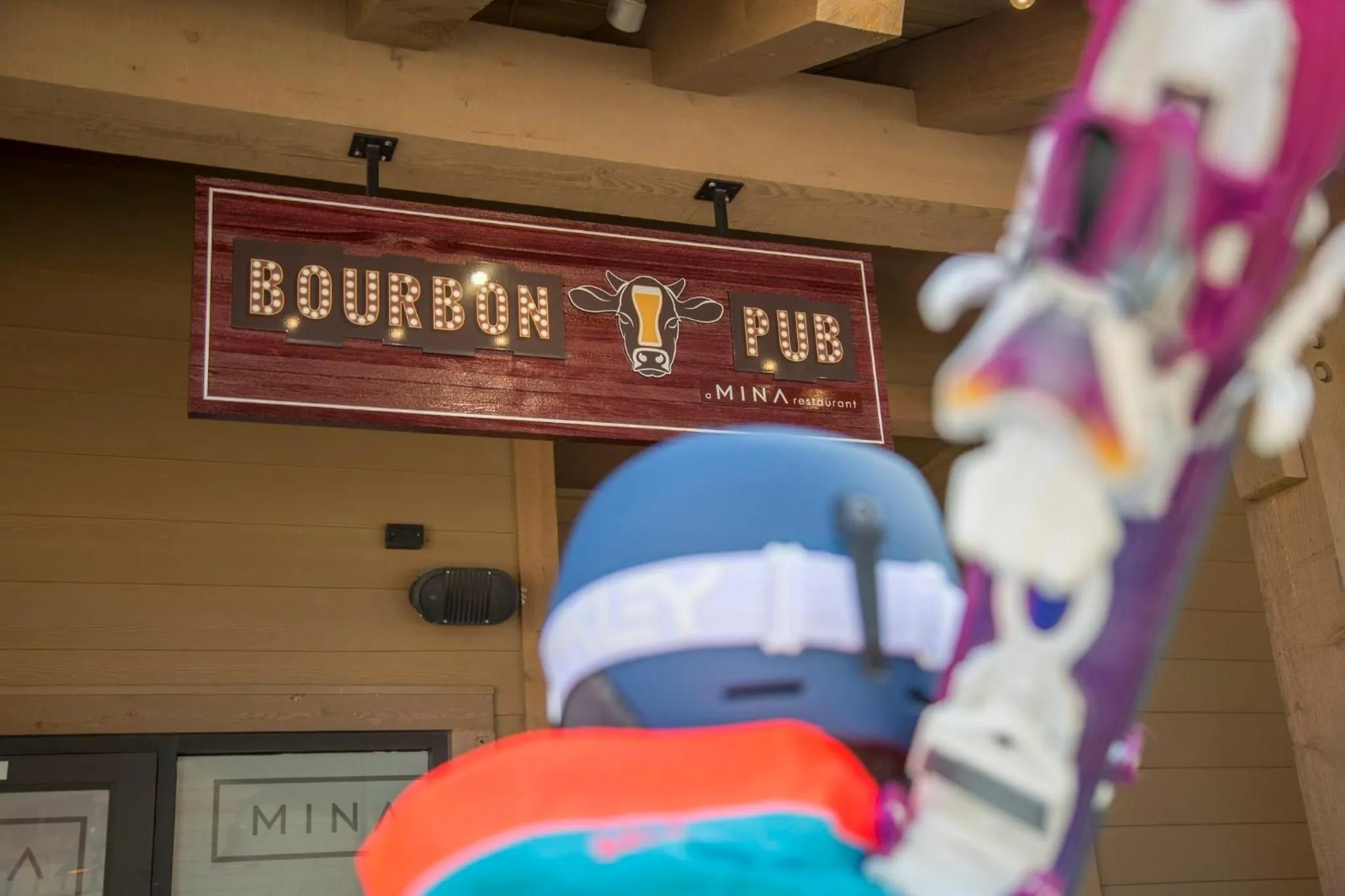 Lounge or bar in Northstar California Resort