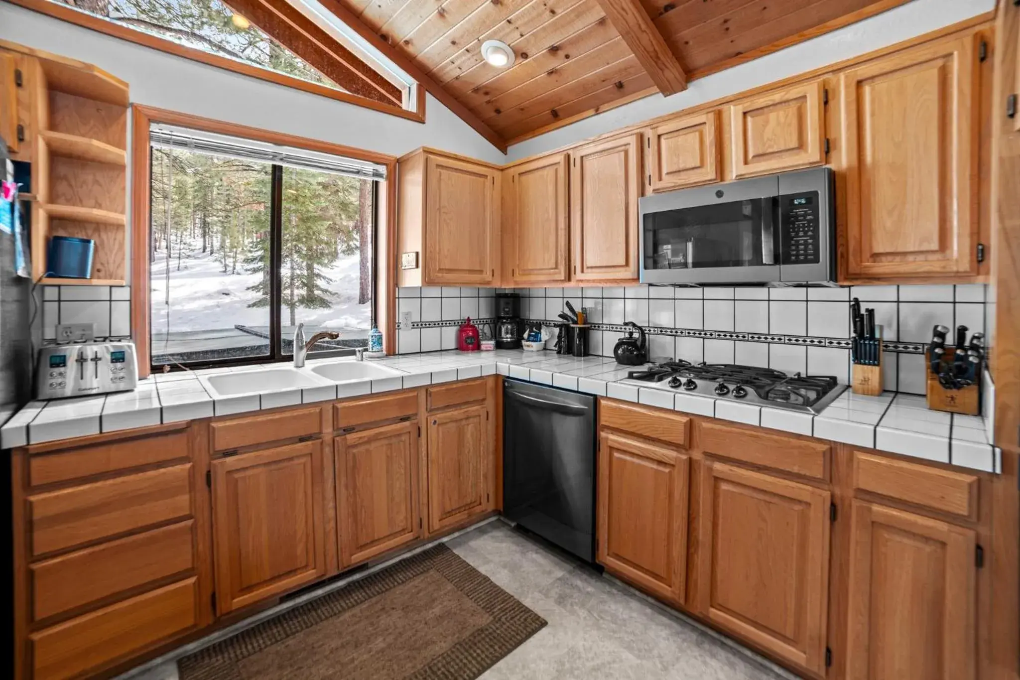 Four-Bedroom House in Northstar California Resort Four-Bedroom House in Northstar California Resort