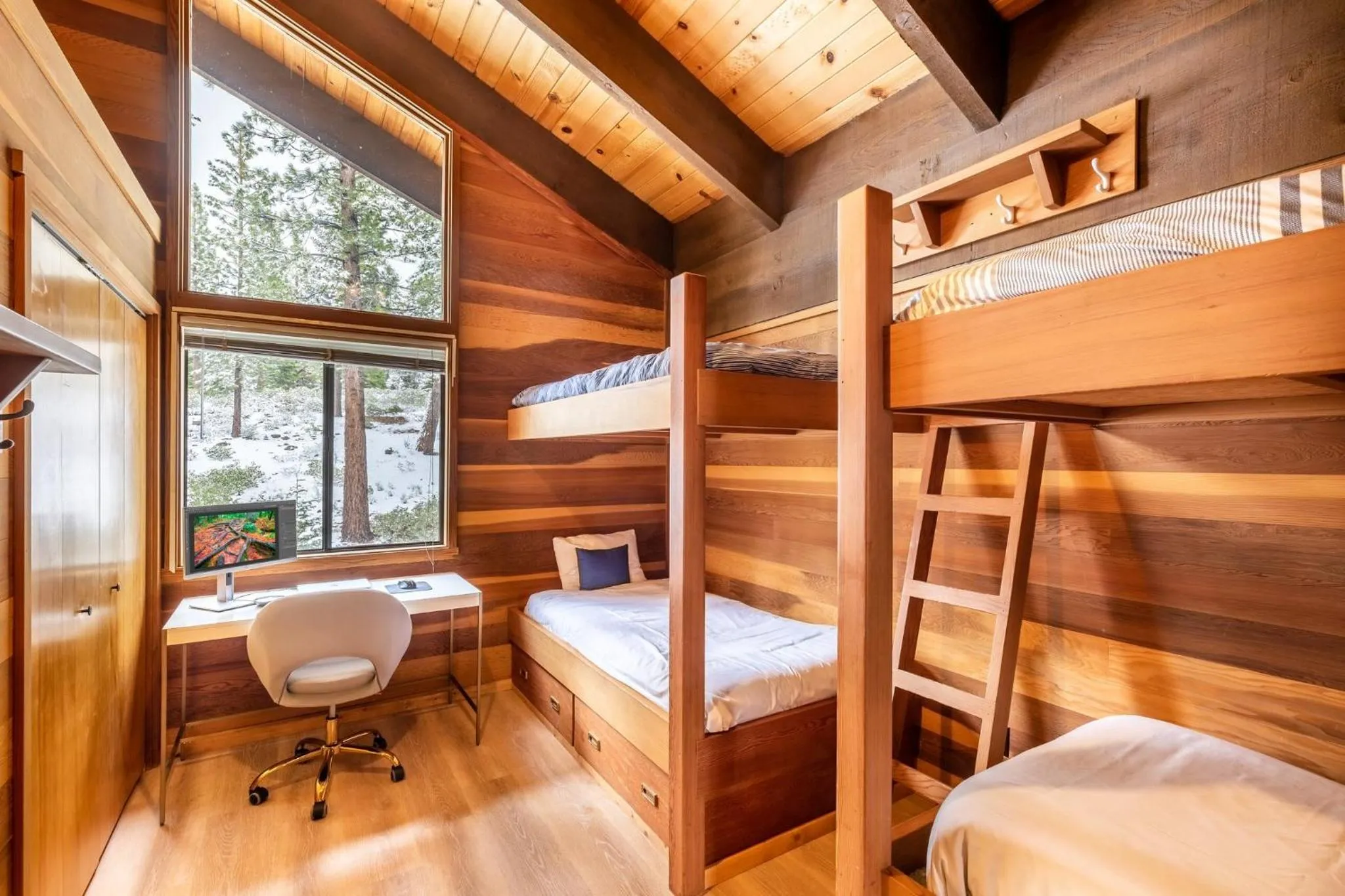 Bedroom, Bed in Northstar California Resort