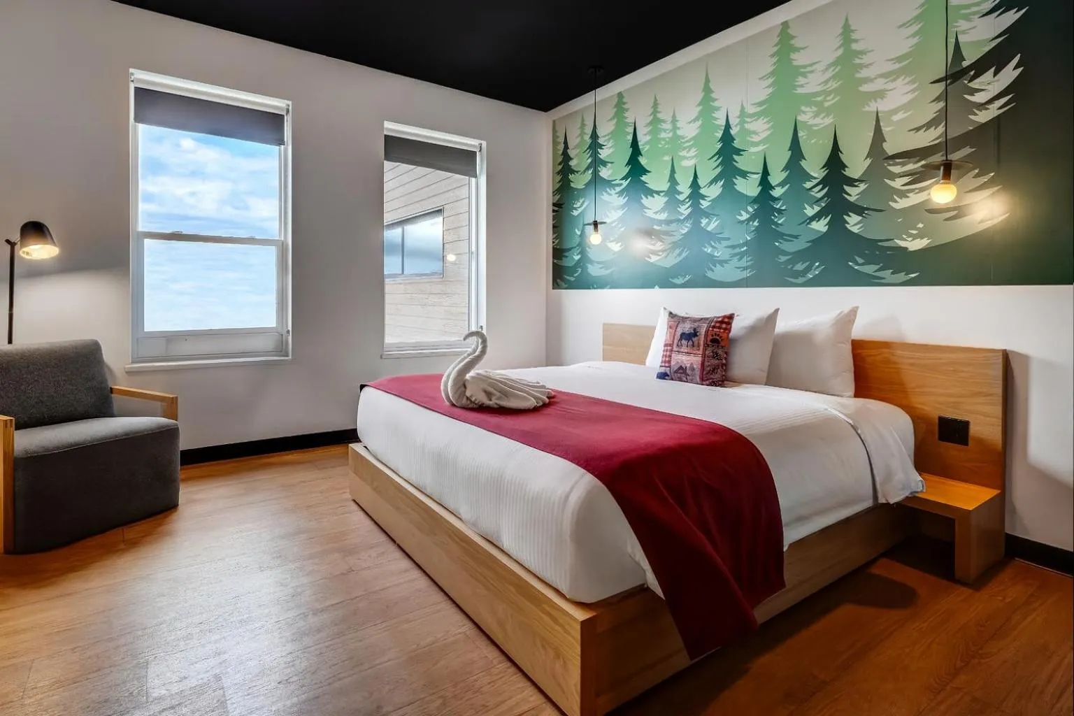 Bedroom, Bed in Raven Inn Whitehorse