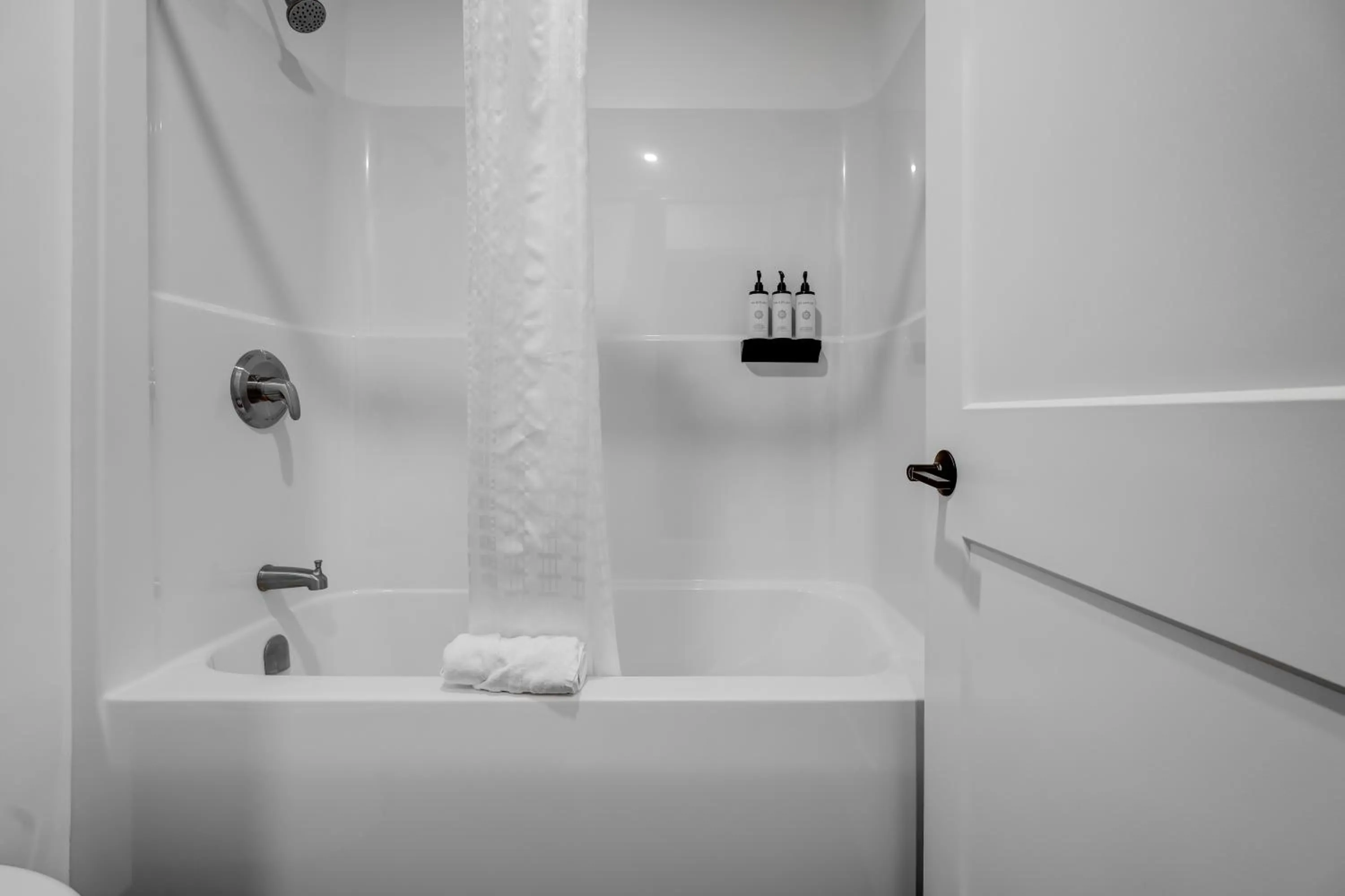 Bath in Raven Inn Whitehorse