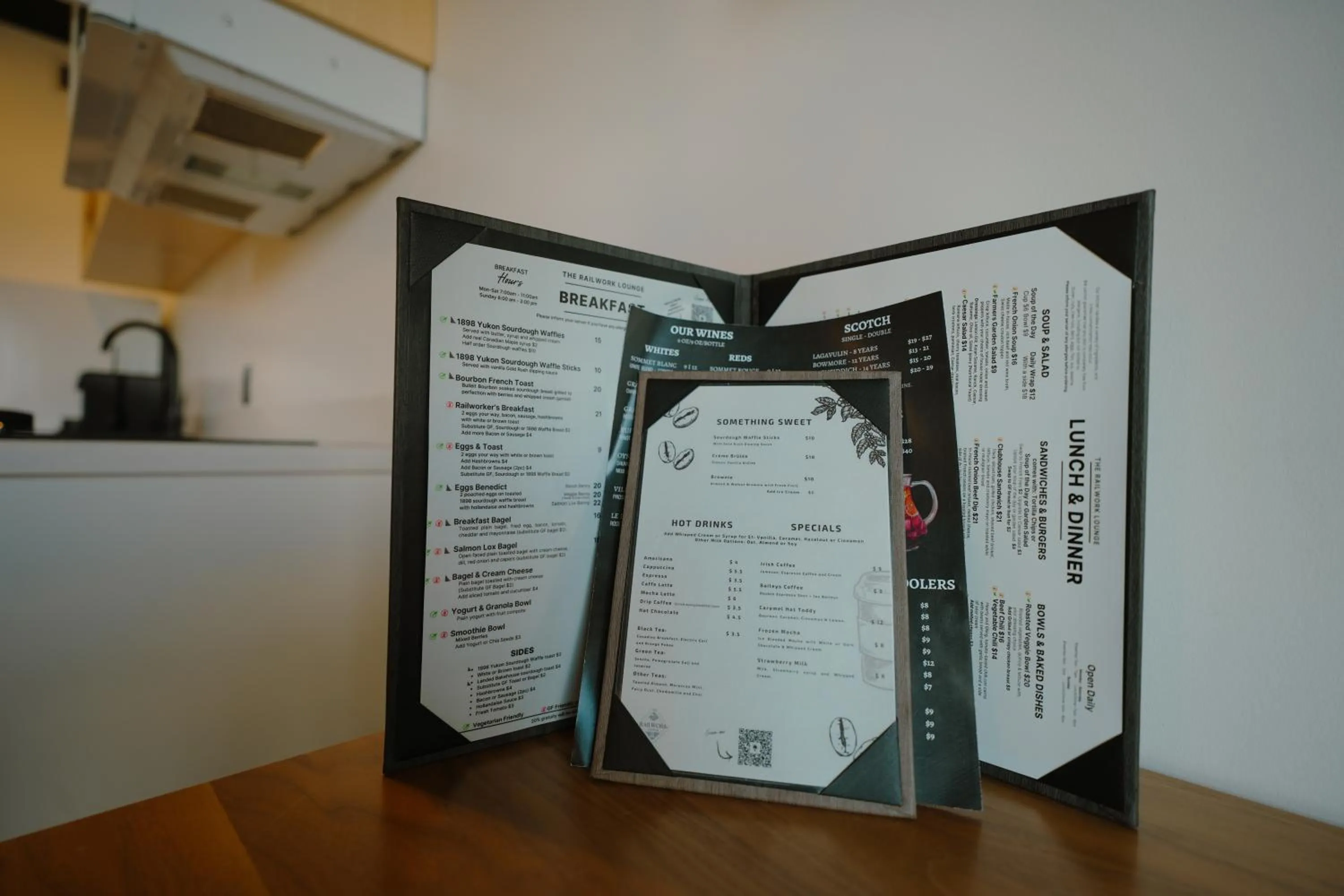 Restaurant/places to eat in Raven Inn Whitehorse