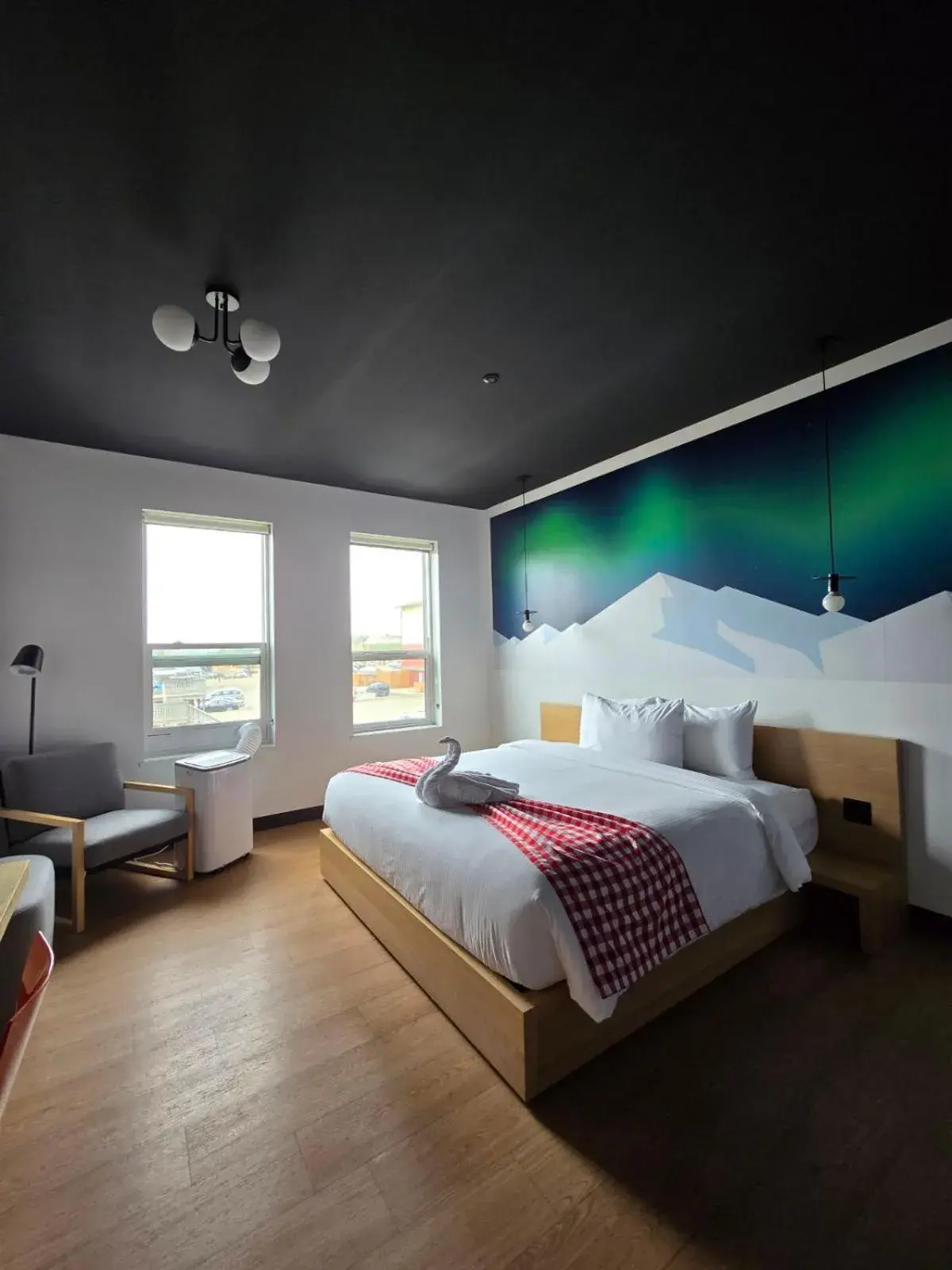 Deluxe King Room in Raven Inn Whitehorse Deluxe King Room in Raven Inn Whitehorse