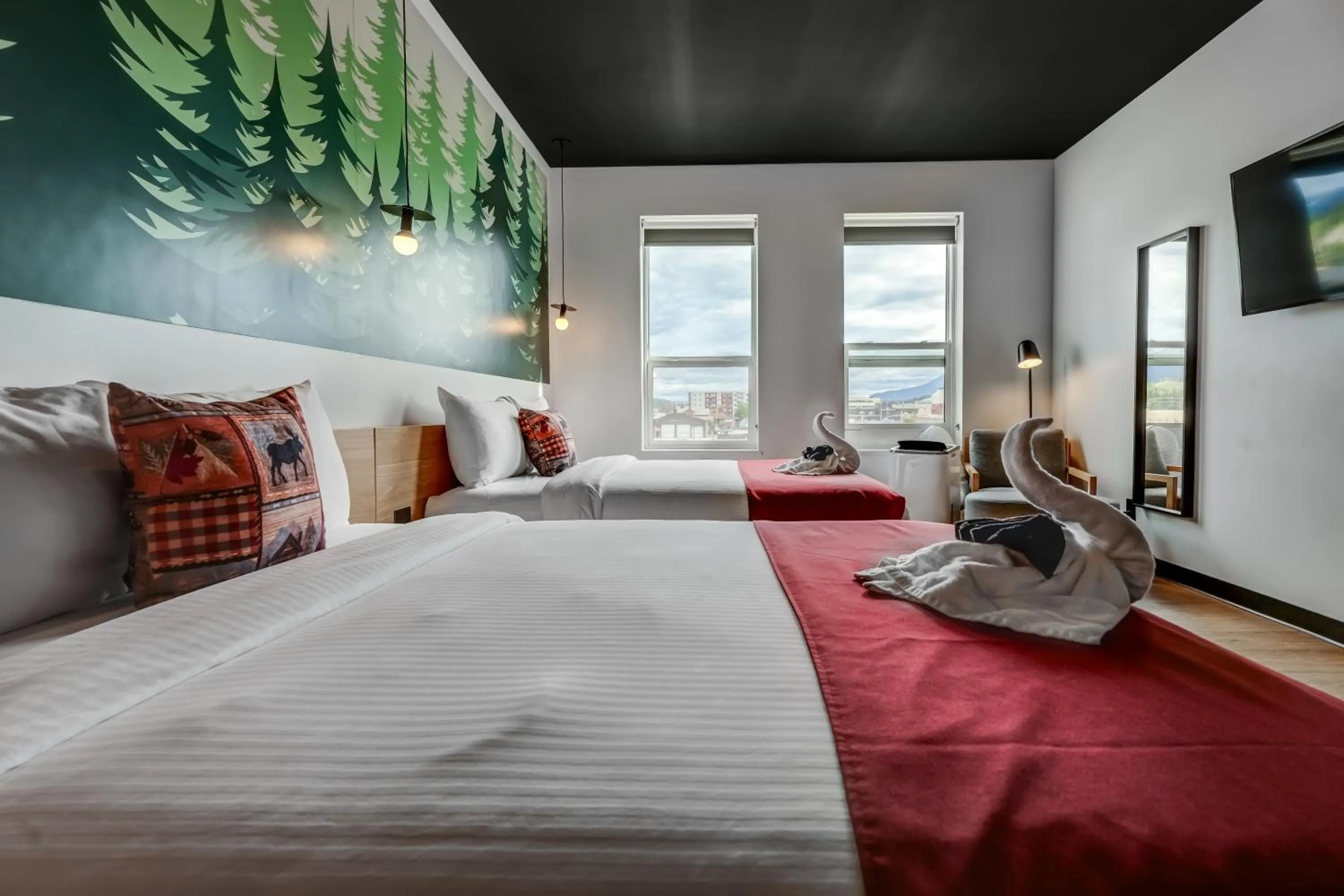 Bedroom, Bed in Raven Inn Whitehorse