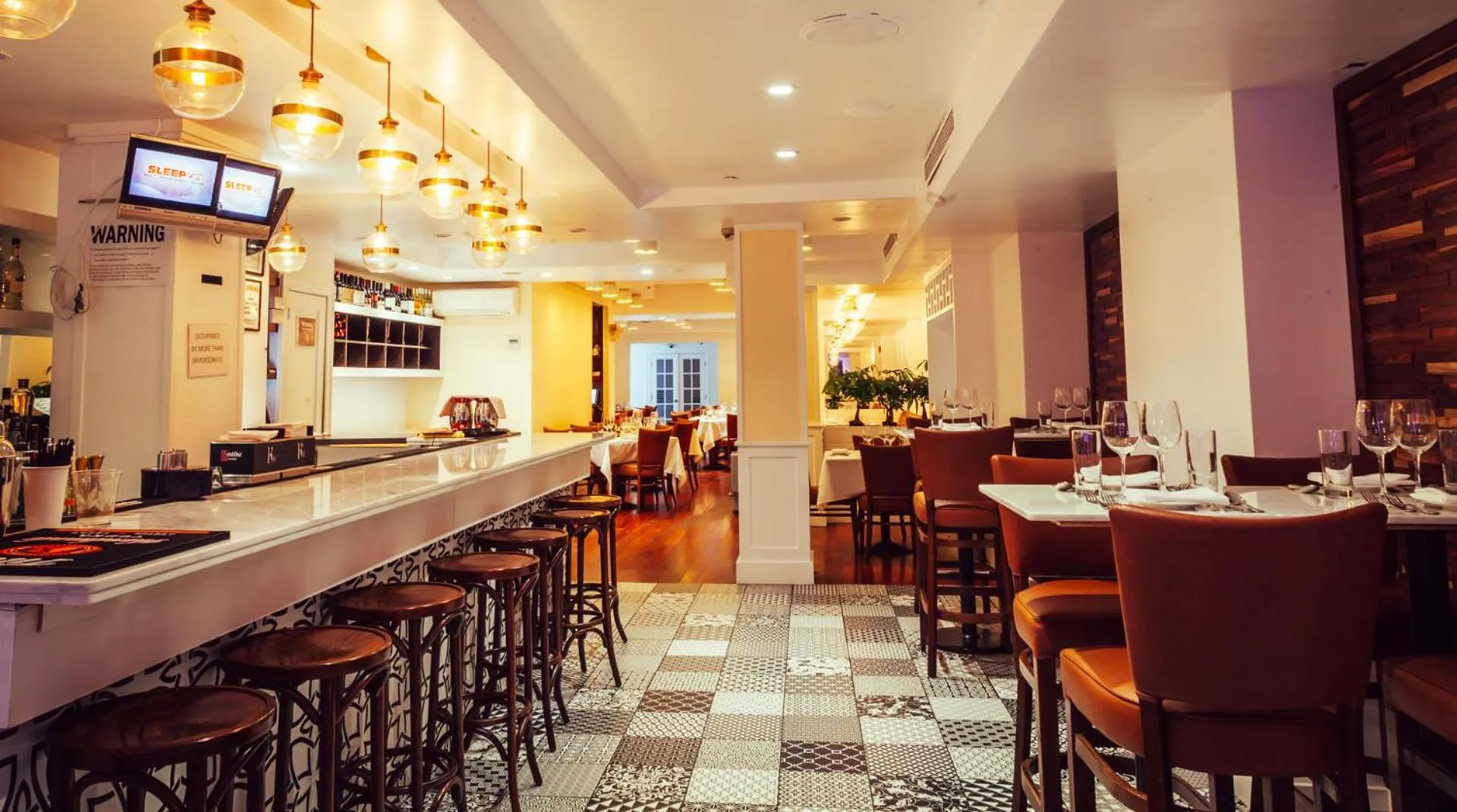 Restaurant/places to eat in San Carlos Hotel New York