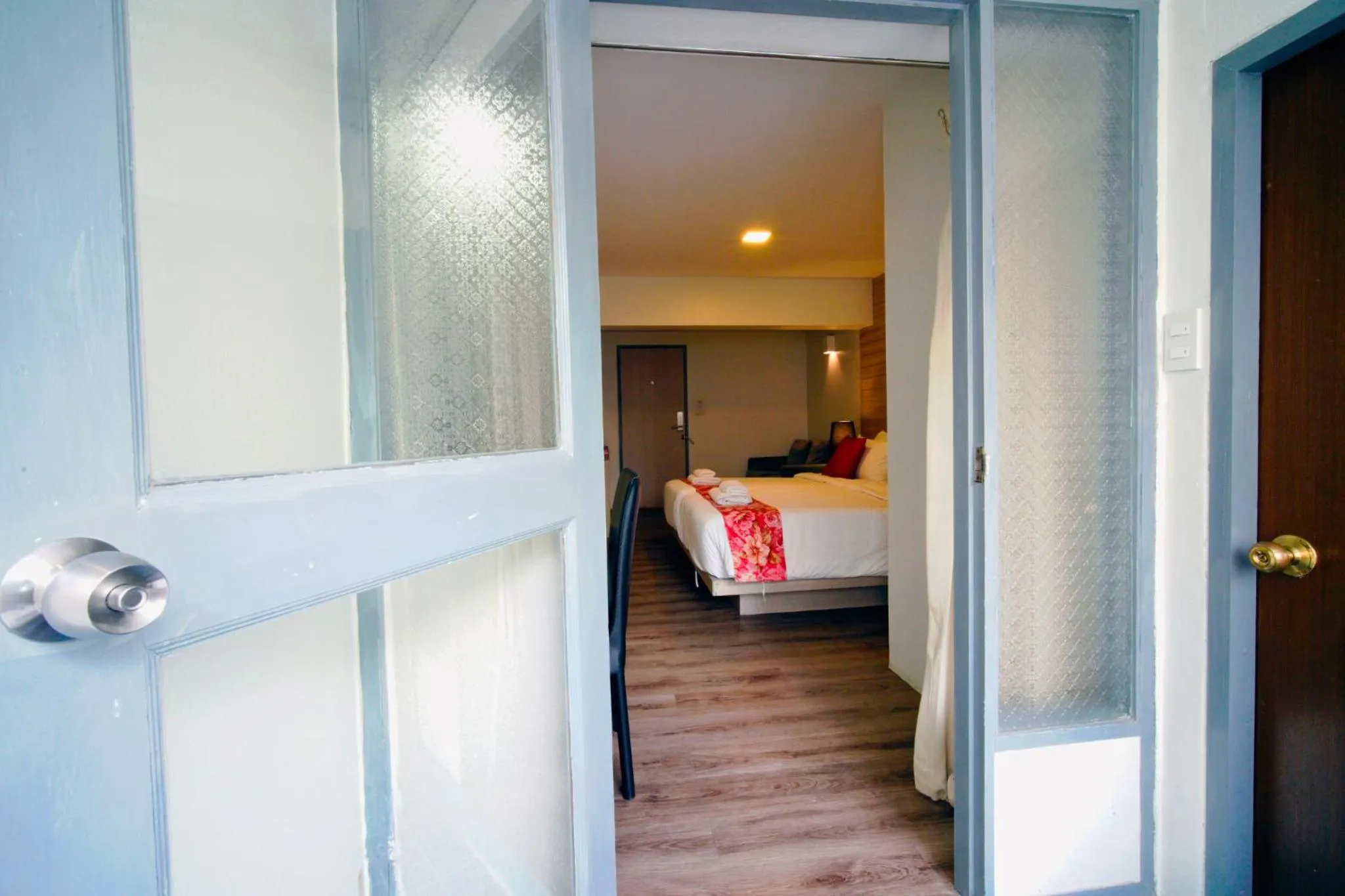 Photo of the whole room, Bed in Wild Orchid Villa Bangkok