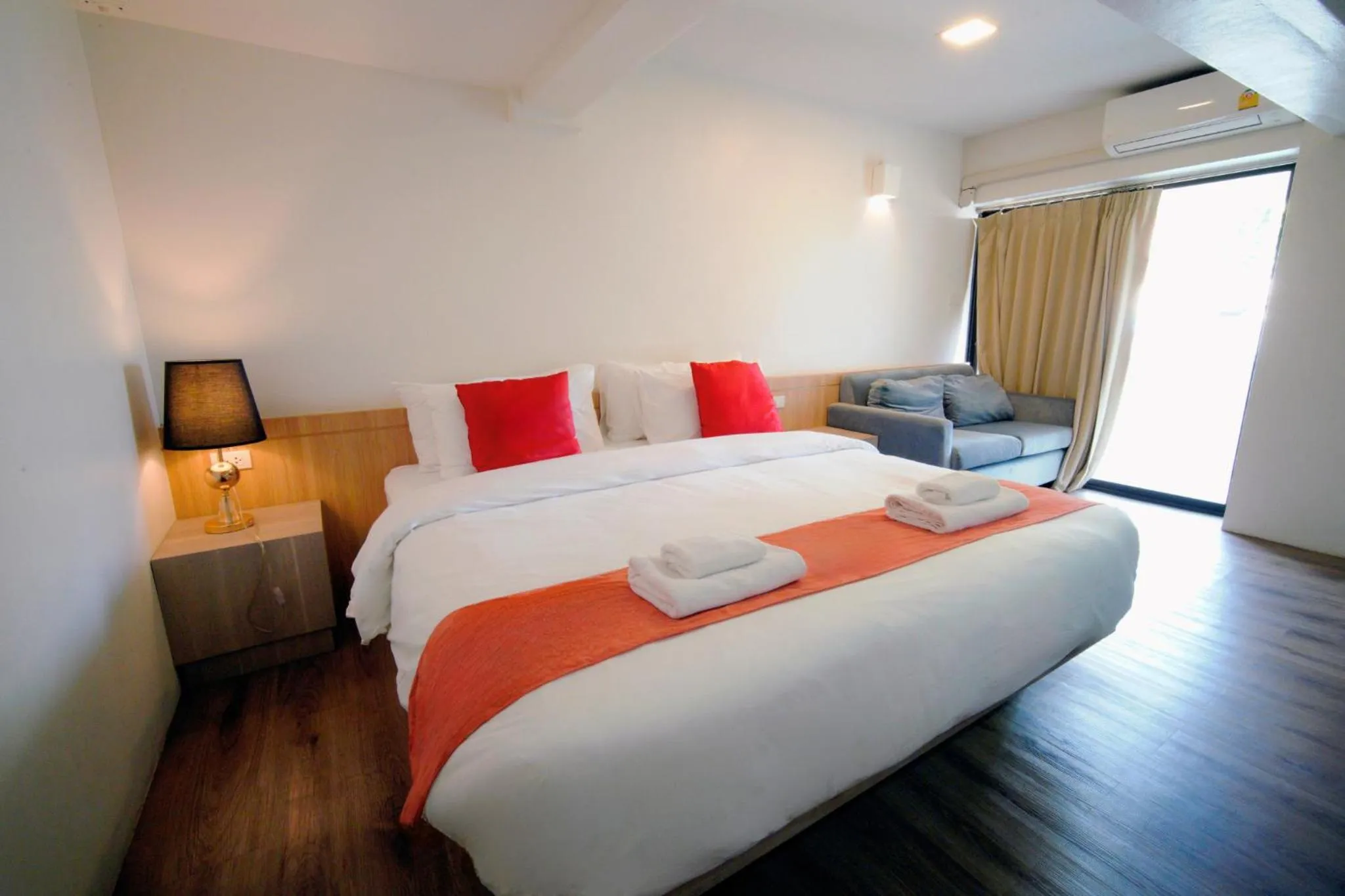 Bedroom, Bed in Wild Orchid Villa Bangkok