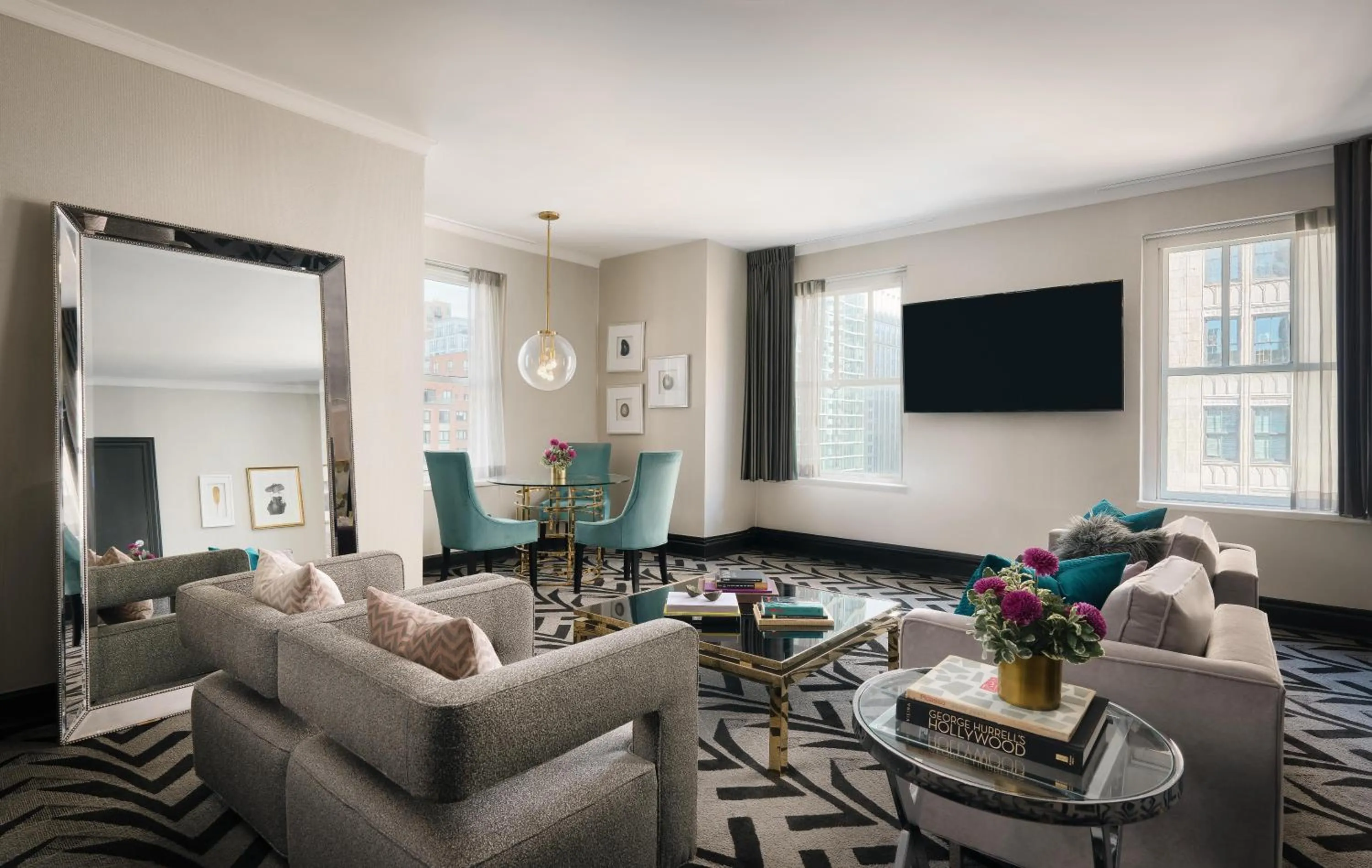 Photo of the whole room in The Allegro Royal Sonesta Hotel Chicago Loop