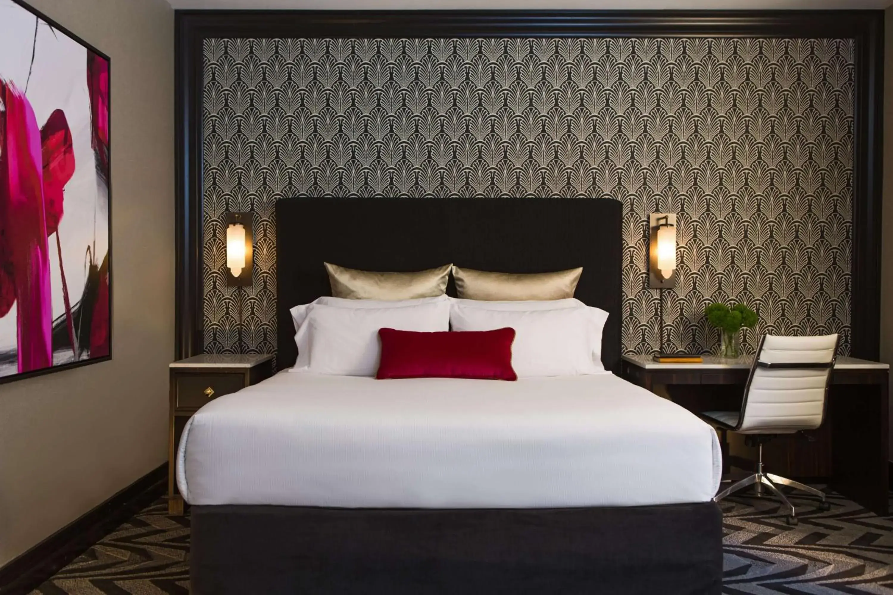 Photo of the whole room, Bed in The Allegro Royal Sonesta Hotel Chicago Loop Photo of the whole room, Bed in The Allegro Royal Sonesta Hotel Chicago Loop