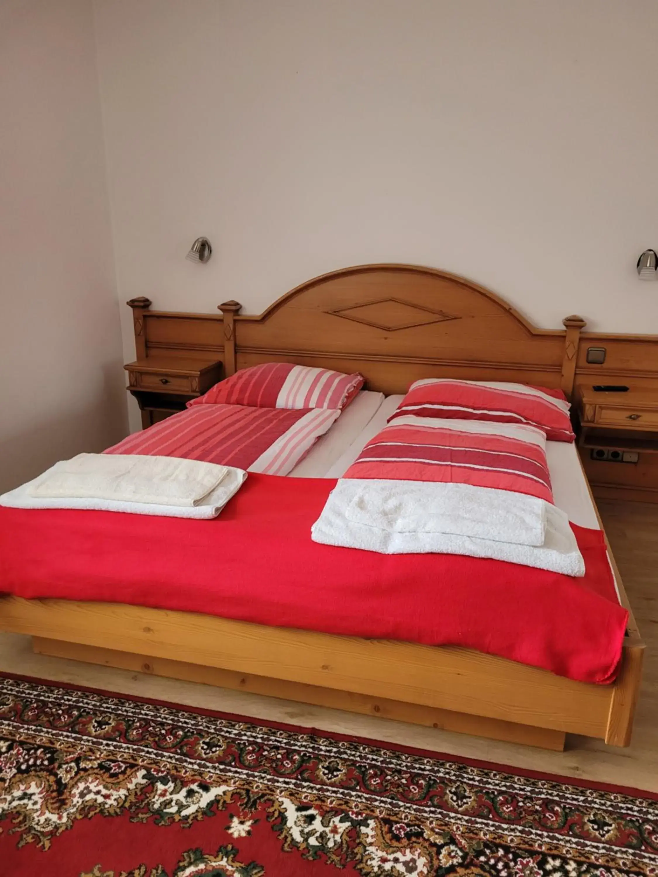 Standard Queen Room - single occupancy in Waldpension Standard Queen Room - single occupancy in Waldpension