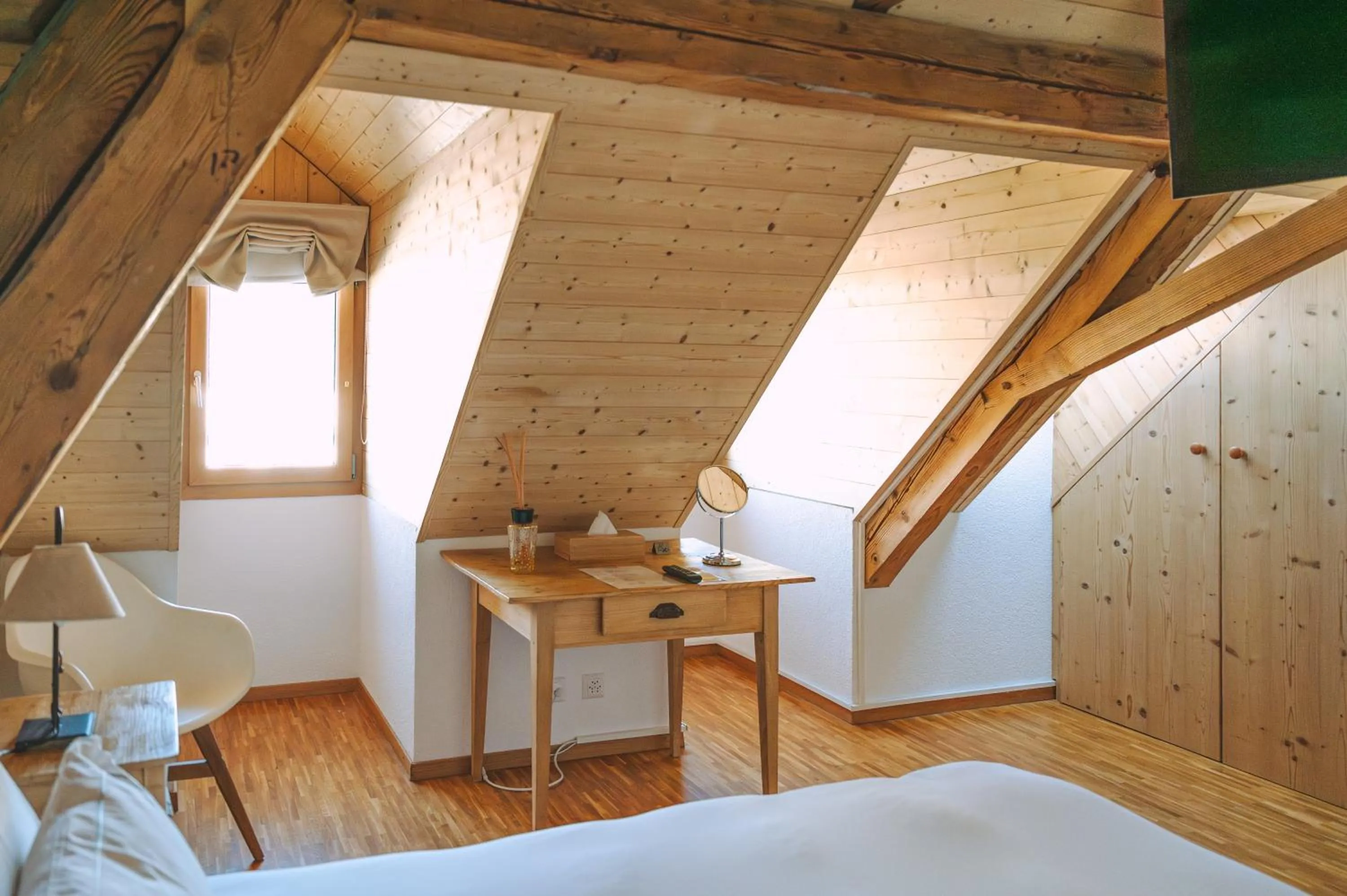 Photo of the whole room, Bed in Les Montagnards