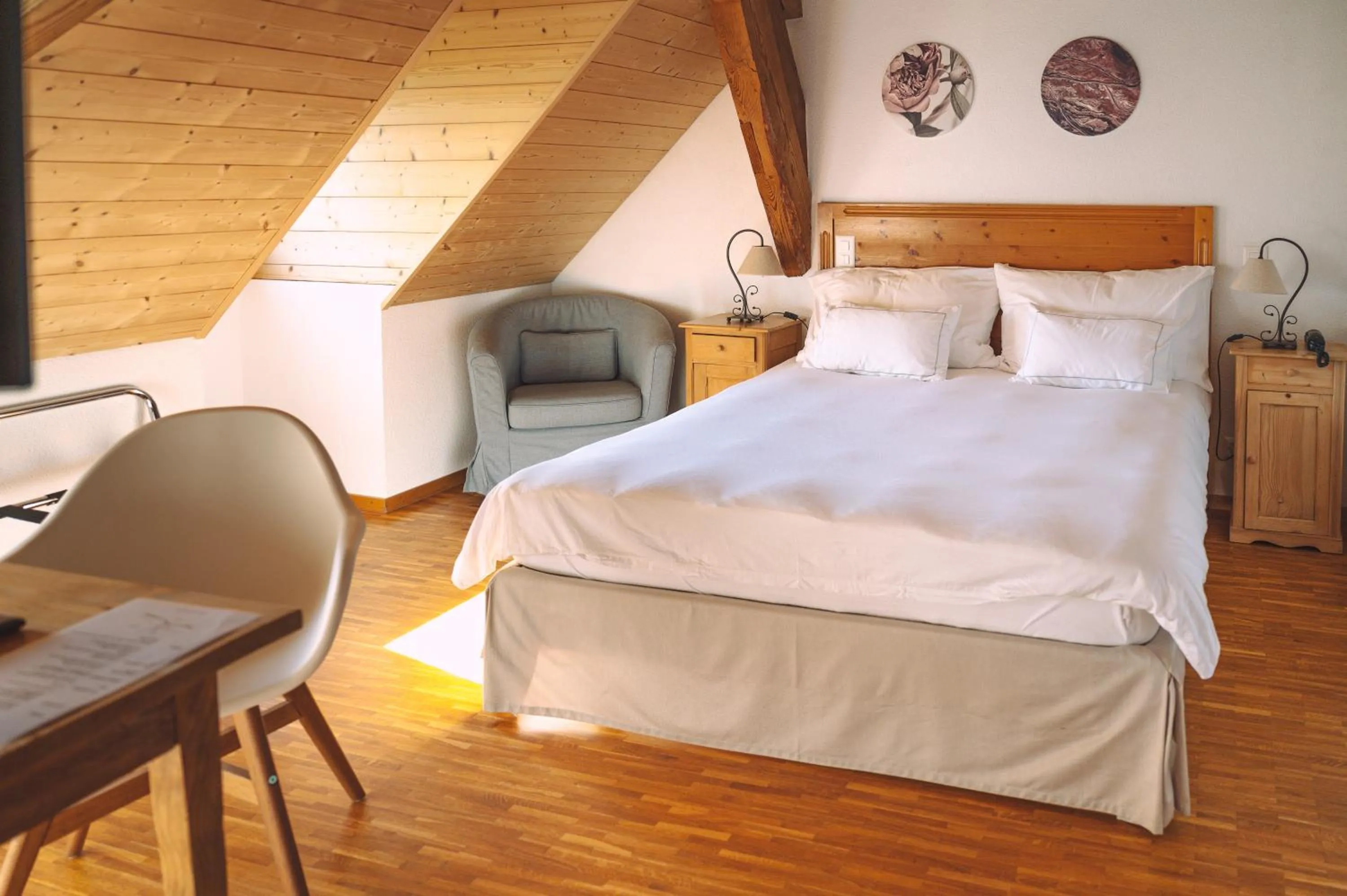 Photo of the whole room, Bed in Les Montagnards