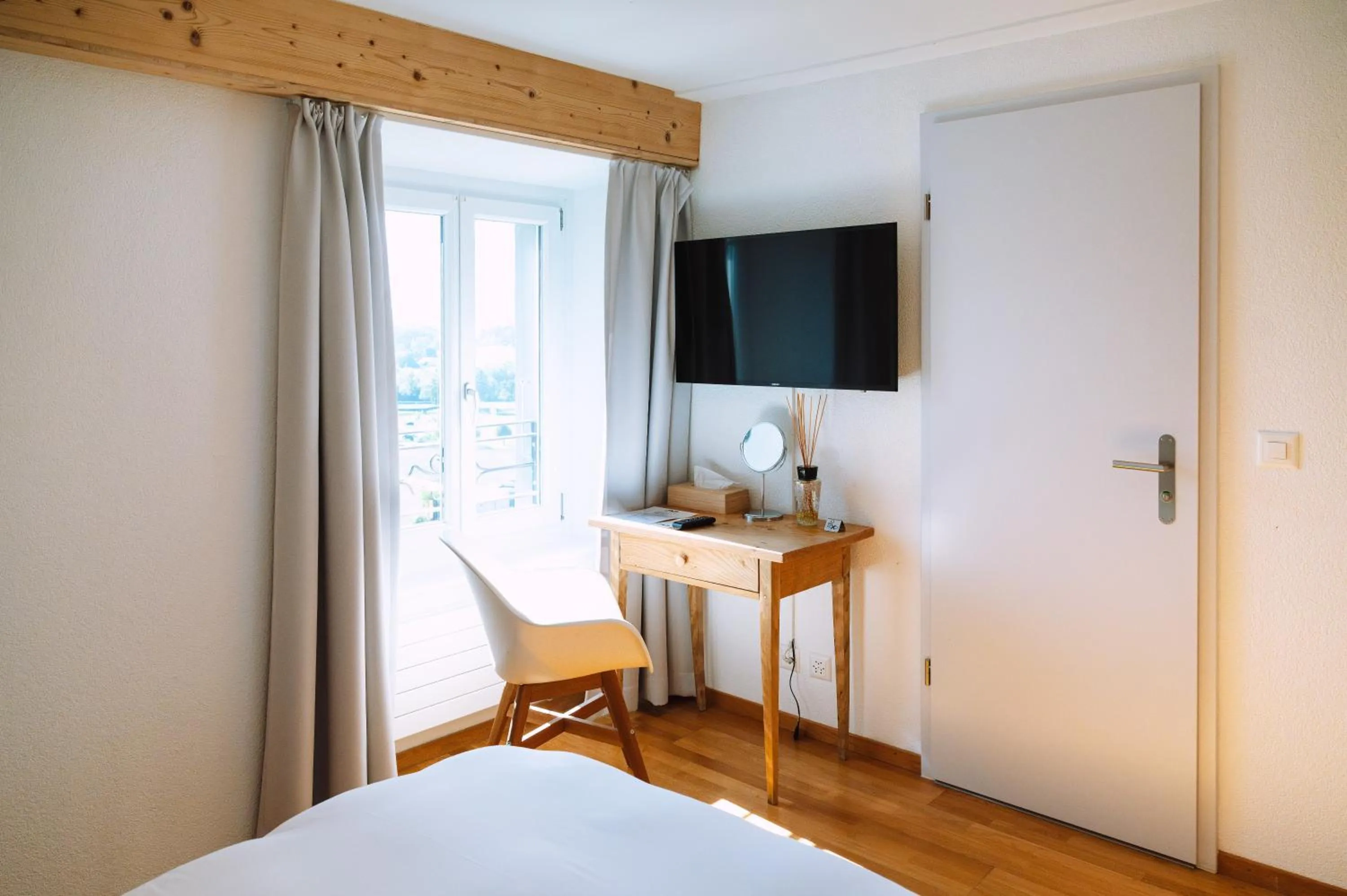 Photo of the whole room, Bed in Les Montagnards