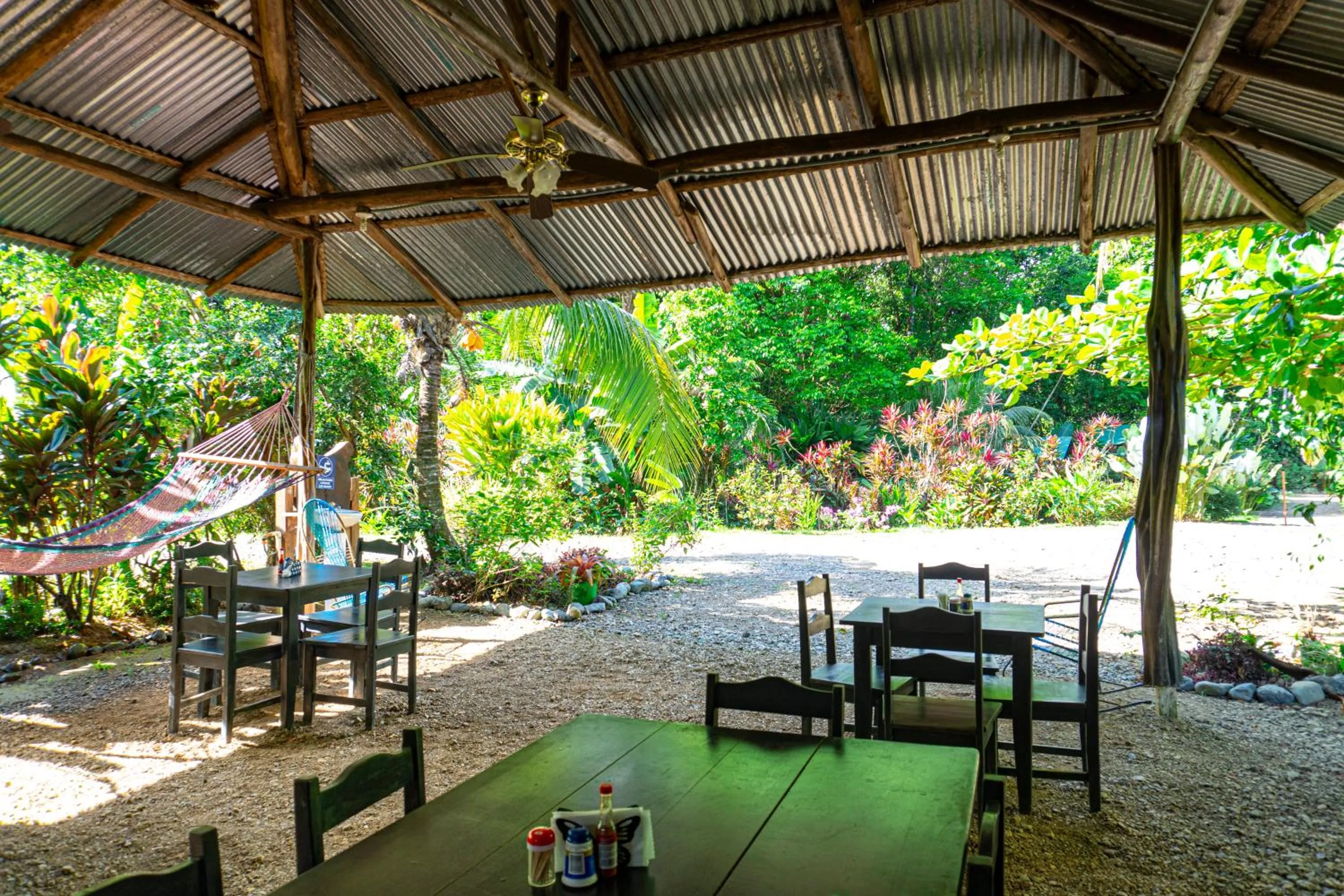 Restaurant/places to eat in Citronela Lodge Corcovado