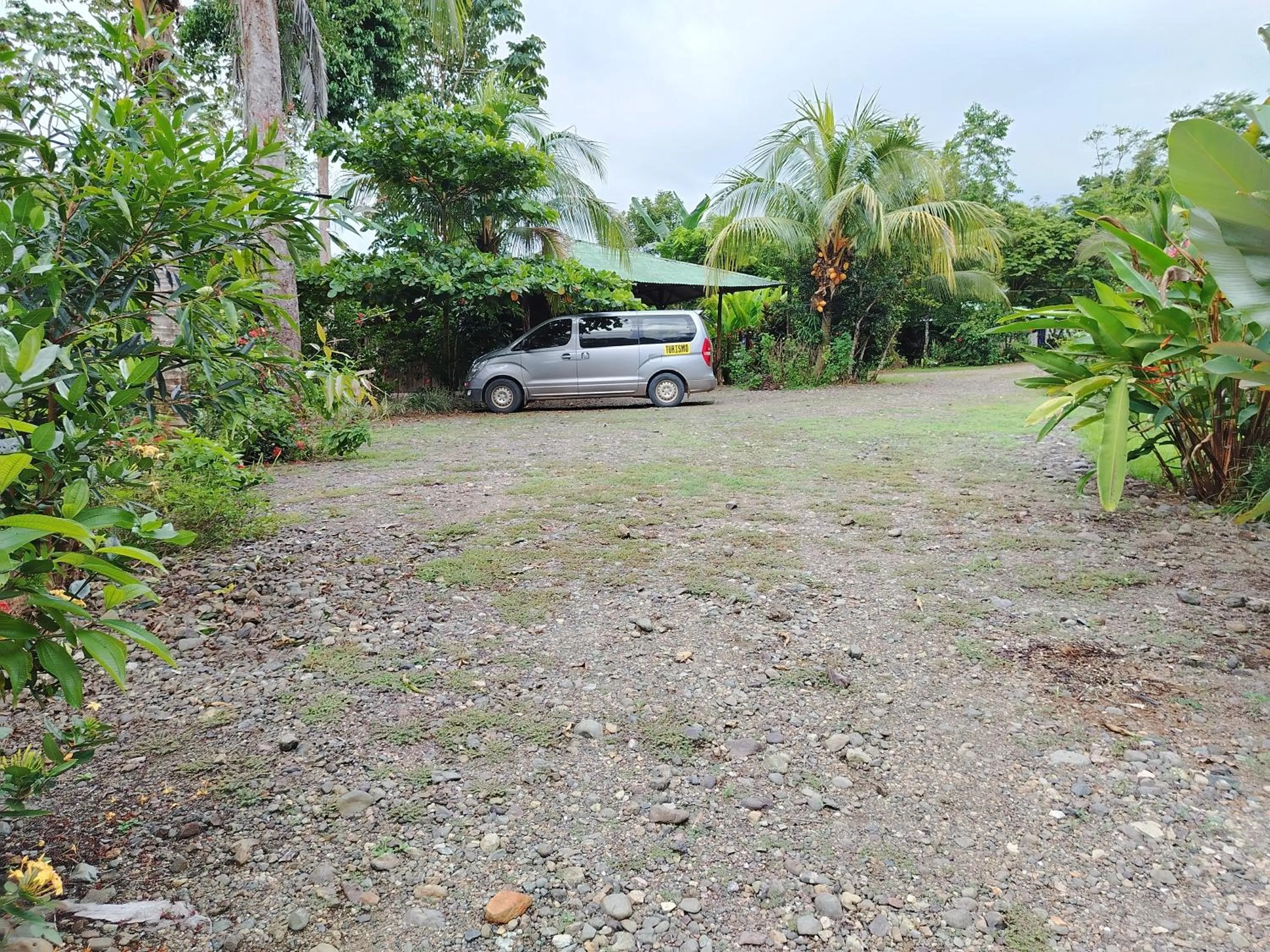 Parking in Citronela Lodge Corcovado